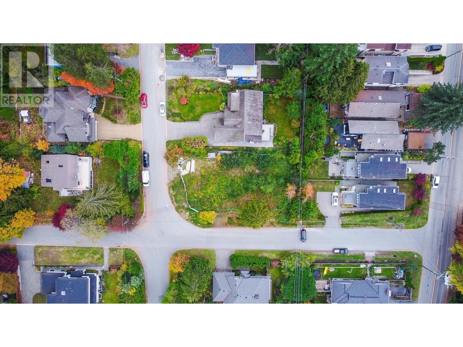 895 Canyon Boulevard, North Vancouver, British Columbia  V7R 2J7 - Photo 6 - R2829833