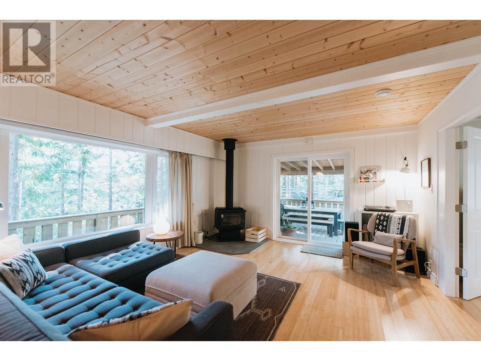 12715 LAGOON ROAD, madeira park, British Columbia