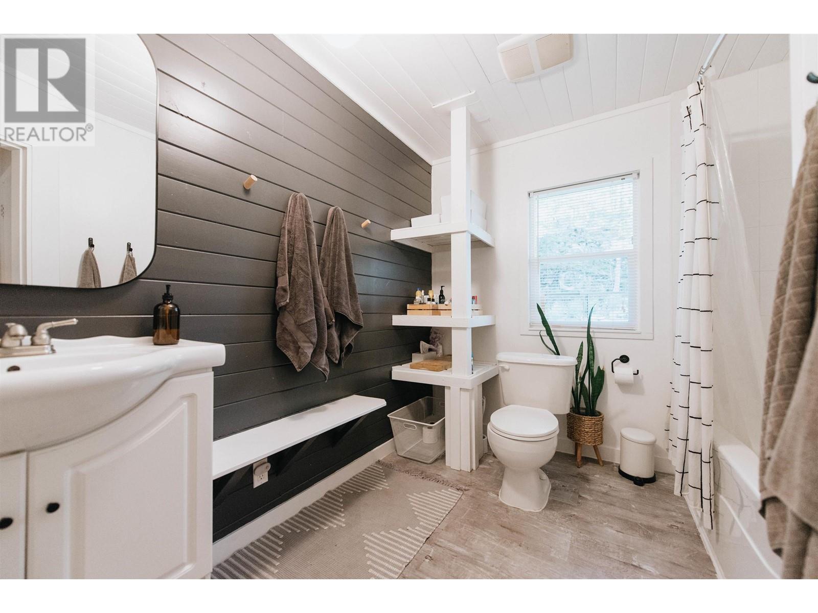 12715 Lagoon Road, Madeira Park, British Columbia  V0N 2H1 - Photo 15 - R2829850