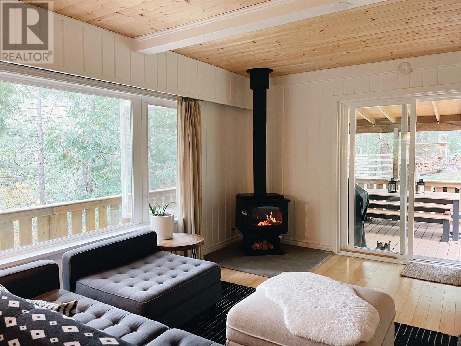 12715 Lagoon Road, Madeira Park, British Columbia  V0N 2H1 - Photo 2 - R2829850