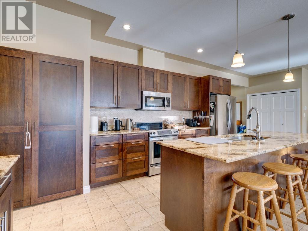 5784 Turnstone Drive, Sechelt, British Columbia  V7Z 0N8 - Photo 2 - R2829878