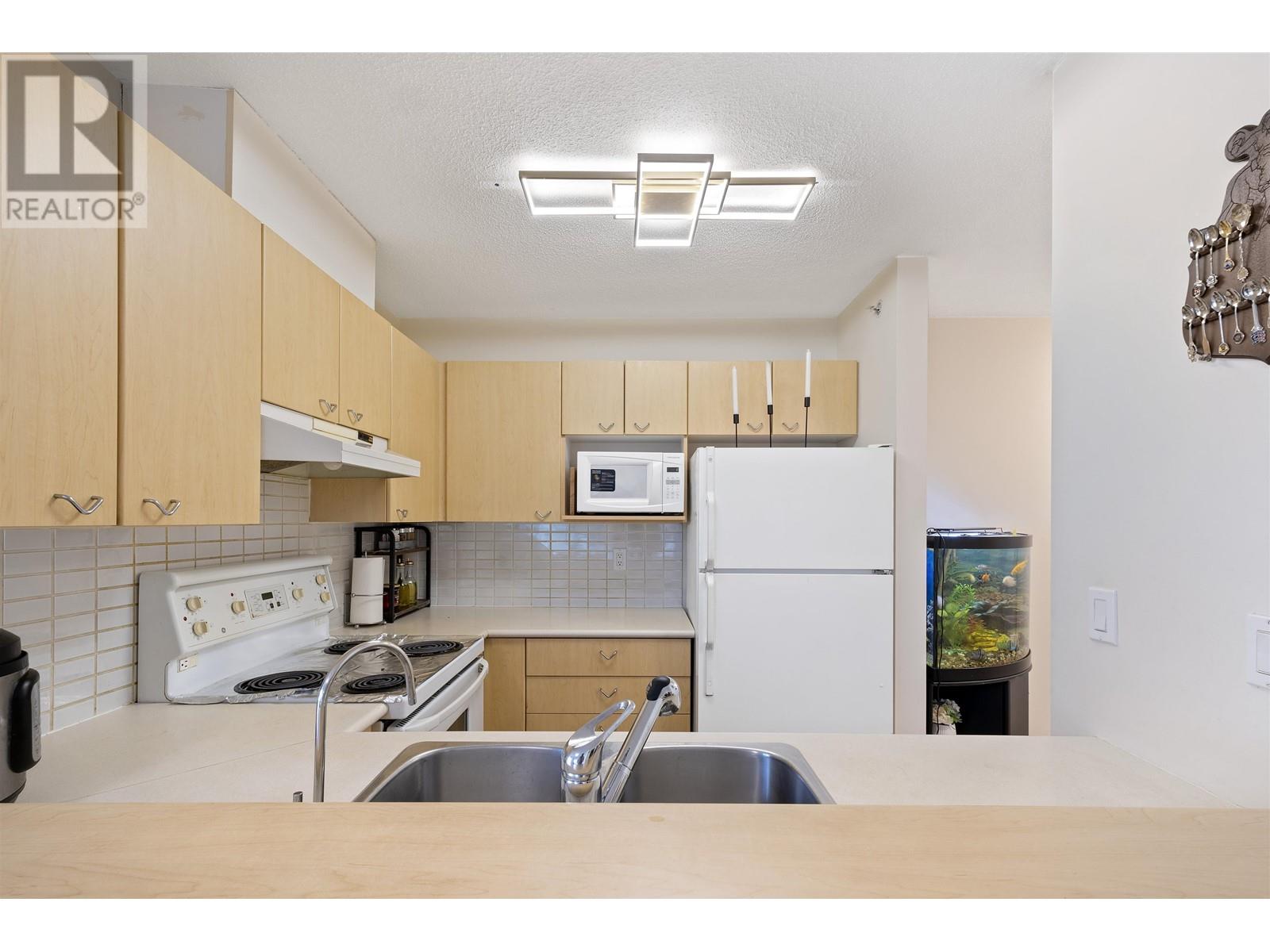 309 8180 Granville Avenue, Richmond, British Columbia  V6Y 4G1 - Photo 15 - R2828425