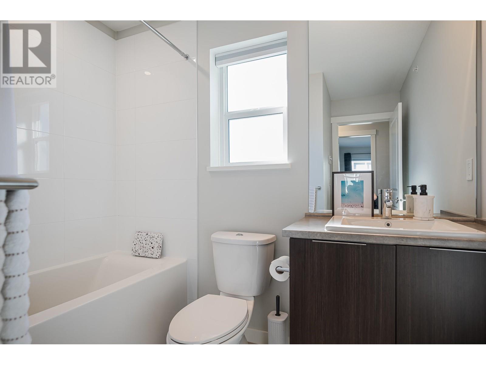 1705 11295 Pazarena Place, Maple Ridge, British Columbia  V2X 4K9 - Photo 27 - R2829335