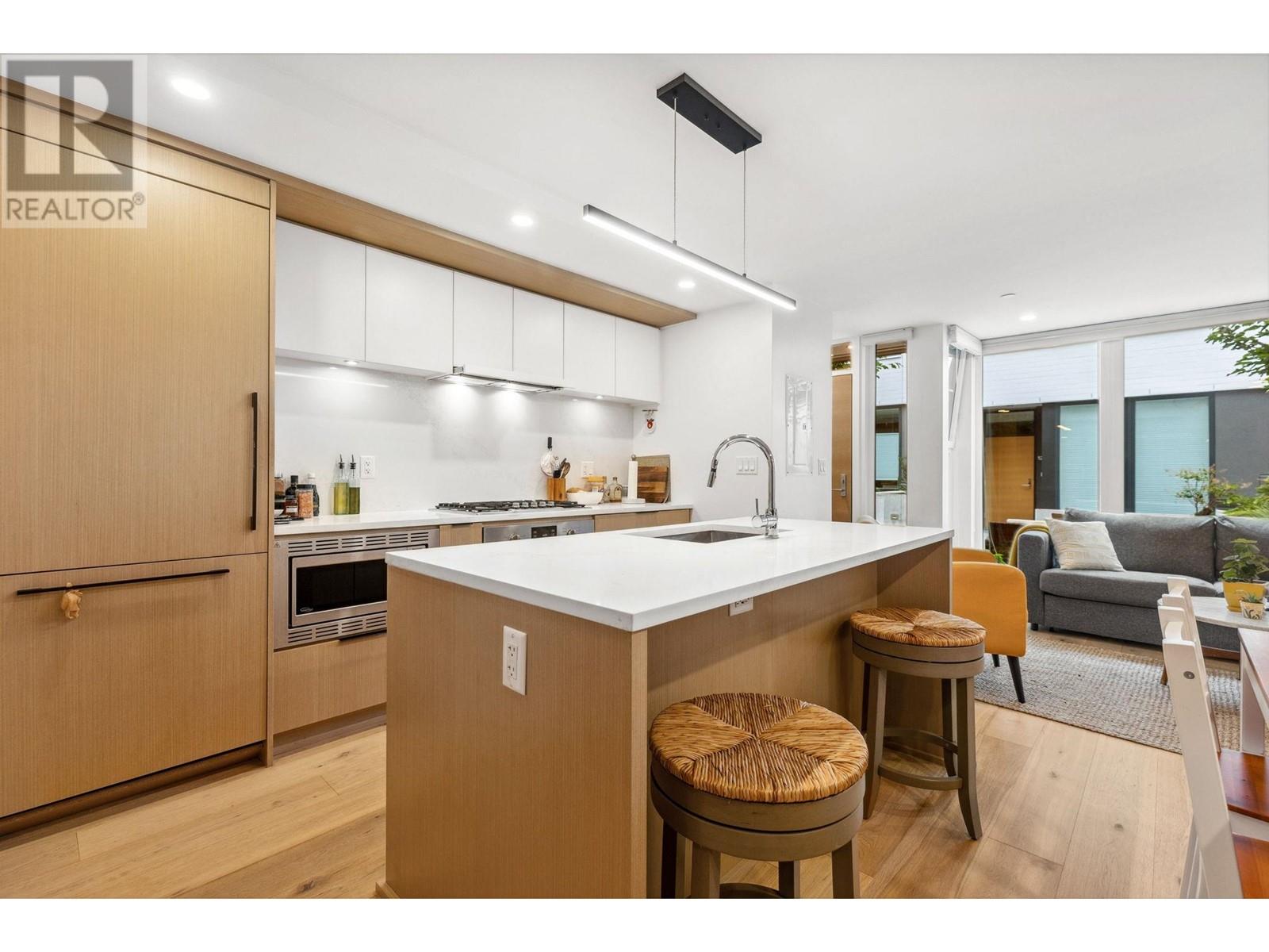 104 649 E 3rd Street, North Vancouver, British Columbia  V7L 1G6 - Photo 8 - R2812048