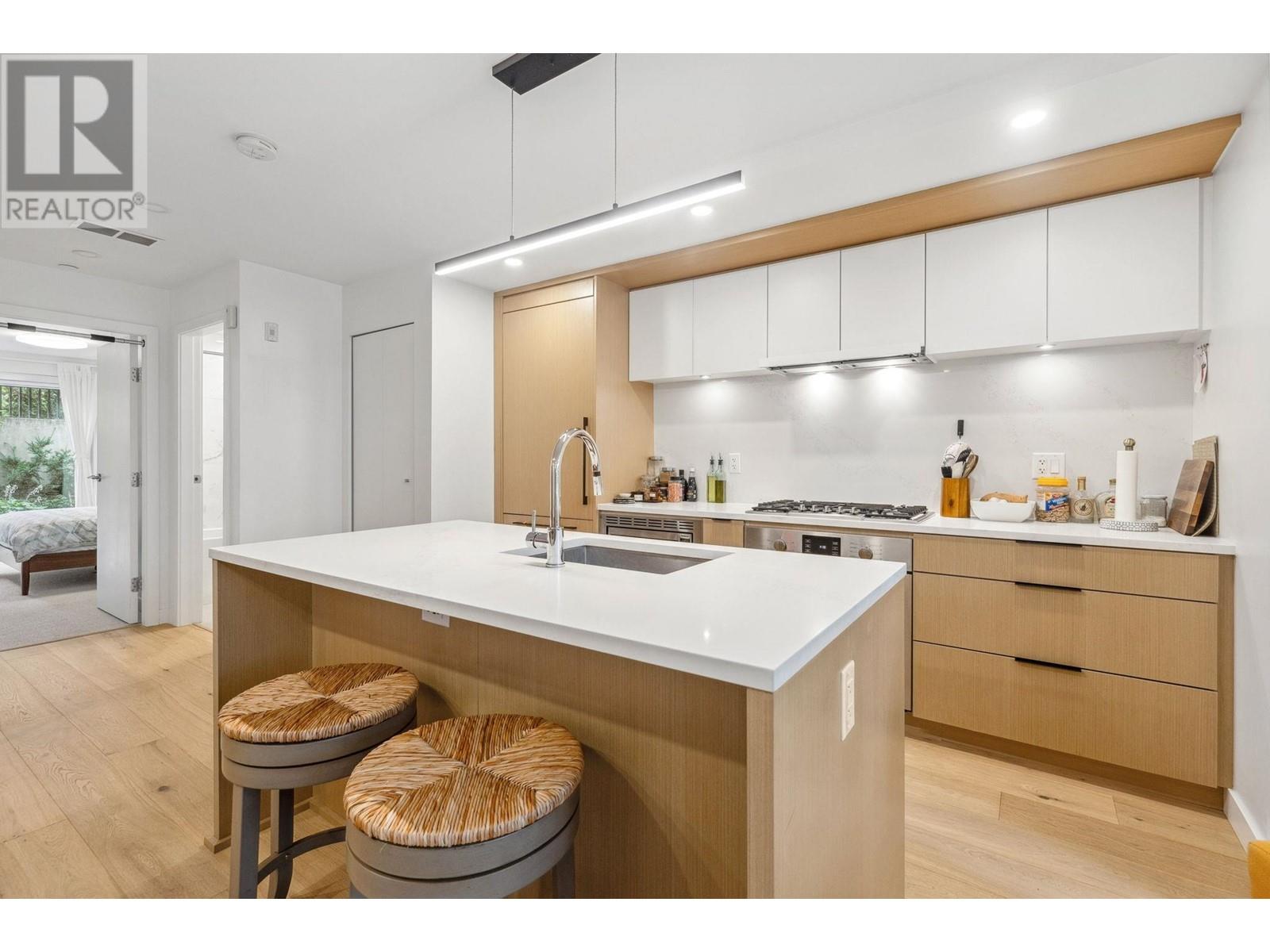 104 649 E 3rd Street, North Vancouver, British Columbia  V7L 1G6 - Photo 10 - R2812048