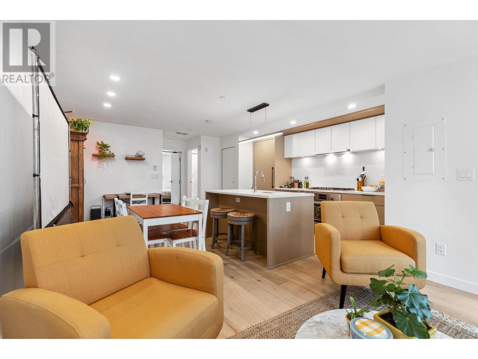 104 649 E 3rd Street, North Vancouver, British Columbia  V7L 1G6 - Photo 4 - R2812048