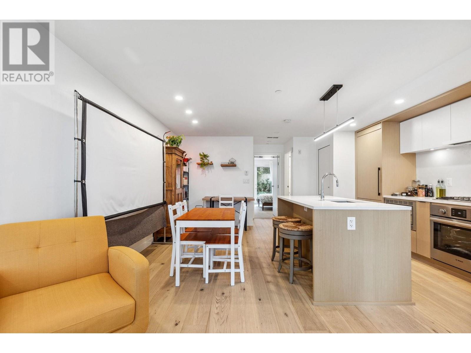 104 649 E 3rd Street, North Vancouver, British Columbia  V7L 1G6 - Photo 5 - R2812048