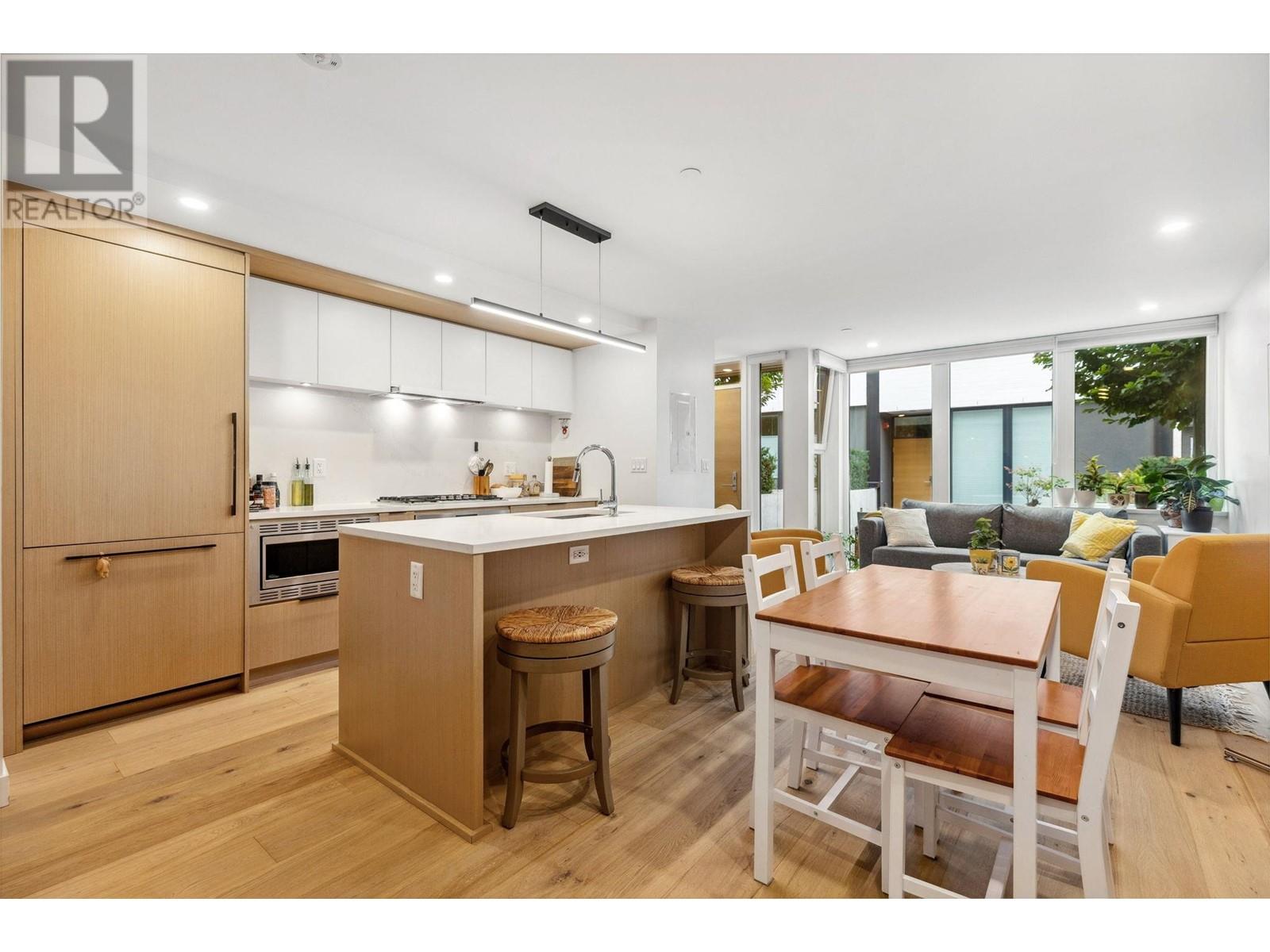 104 649 E 3RD STREET, north vancouver, British Columbia