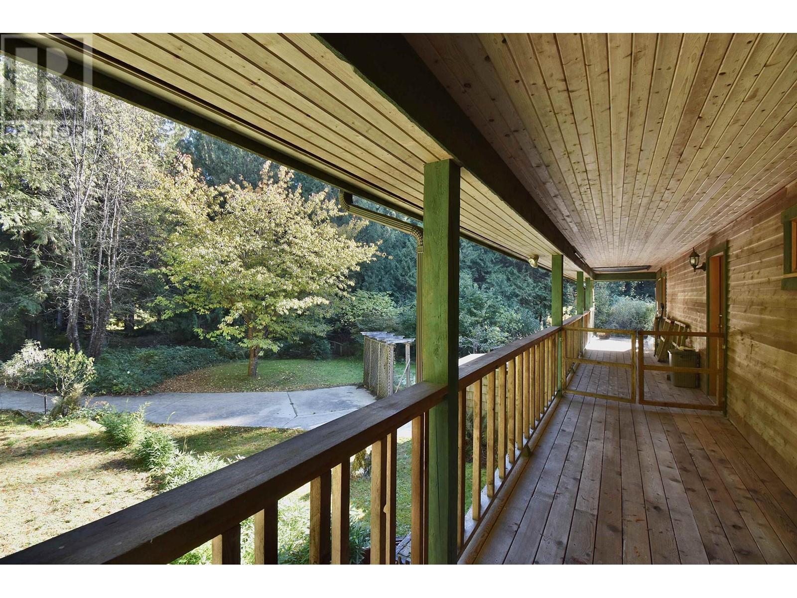 521 Bridgeman Road, Gibsons, British Columbia  V0N 1V1 - Photo 6 - R2829073
