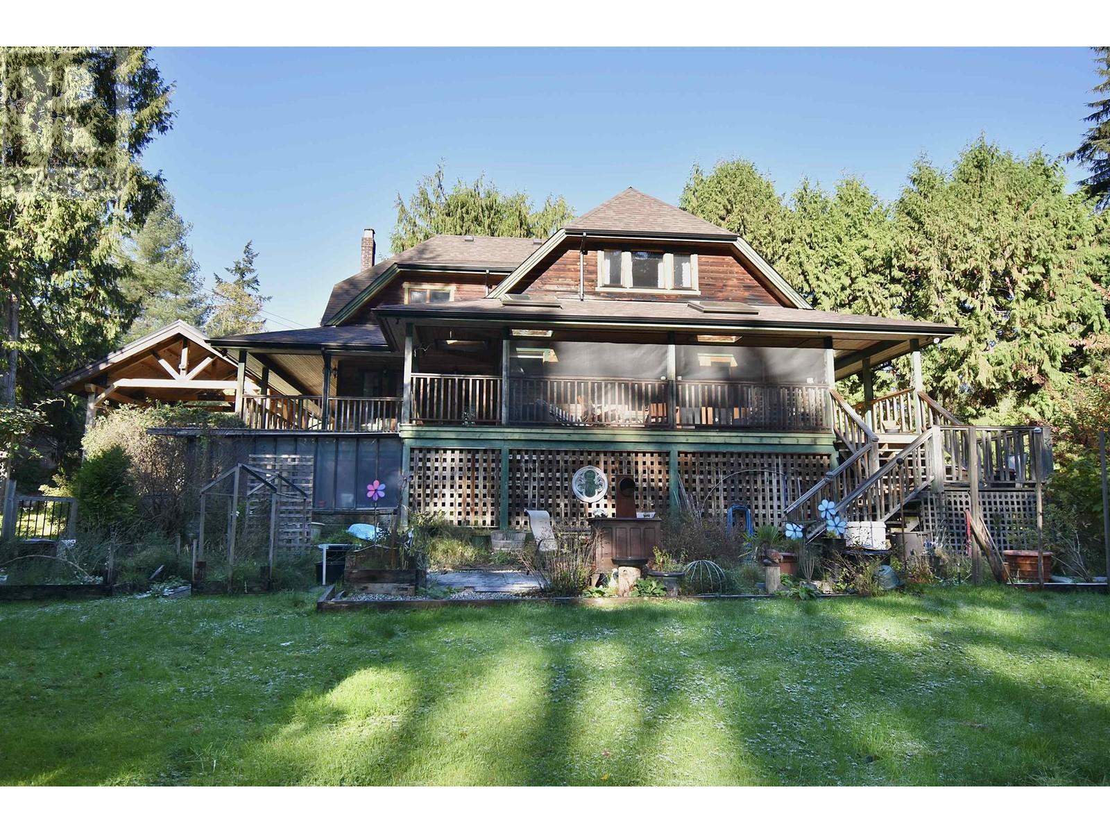 521 Bridgeman Road, Gibsons, British Columbia  V0N 1V1 - Photo 2 - R2829073
