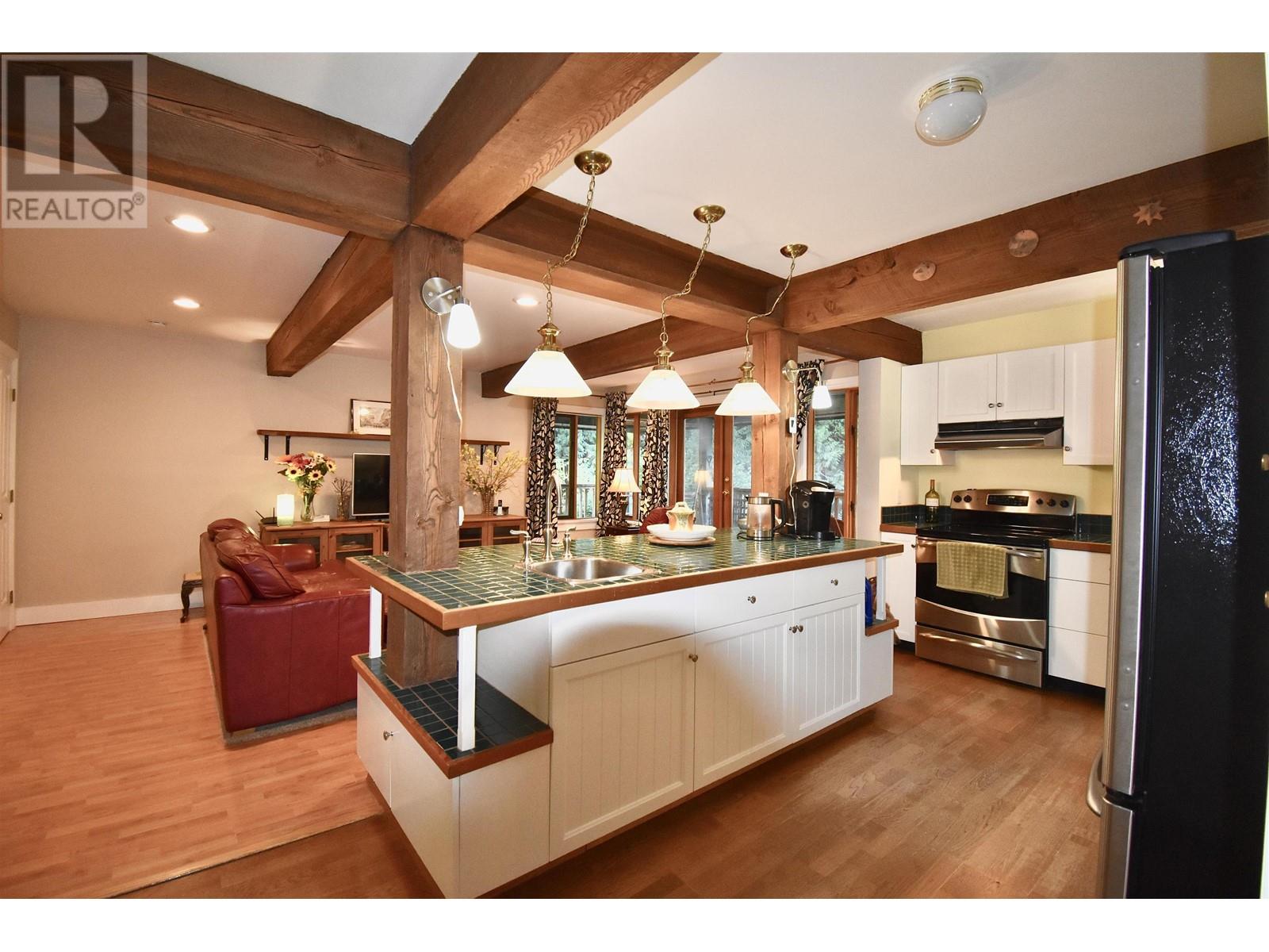 521 Bridgeman Road, Gibsons, British Columbia  V0N 1V1 - Photo 14 - R2829073
