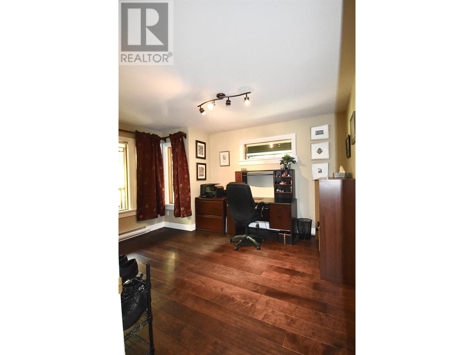 521 Bridgeman Road, Gibsons, British Columbia  V0N 1V1 - Photo 9 - R2829073