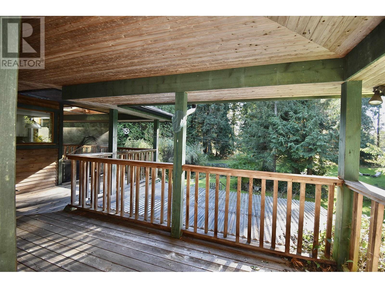 521 Bridgeman Road, Gibsons, British Columbia  V0N 1V1 - Photo 5 - R2829073