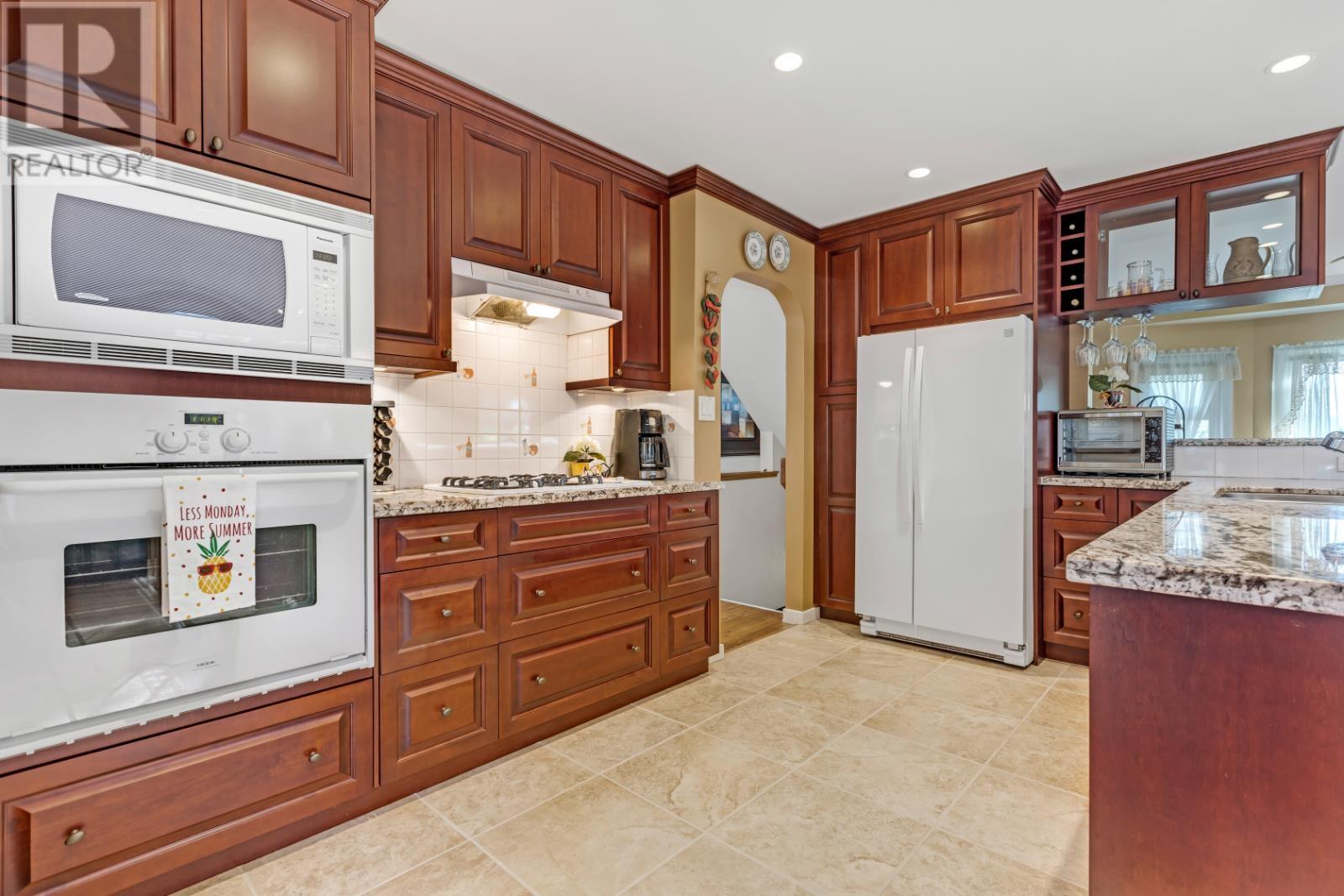 3994 Mt Seymour Parkway, North Vancouver, British Columbia  V7G 1C4 - Photo 15 - R2829605