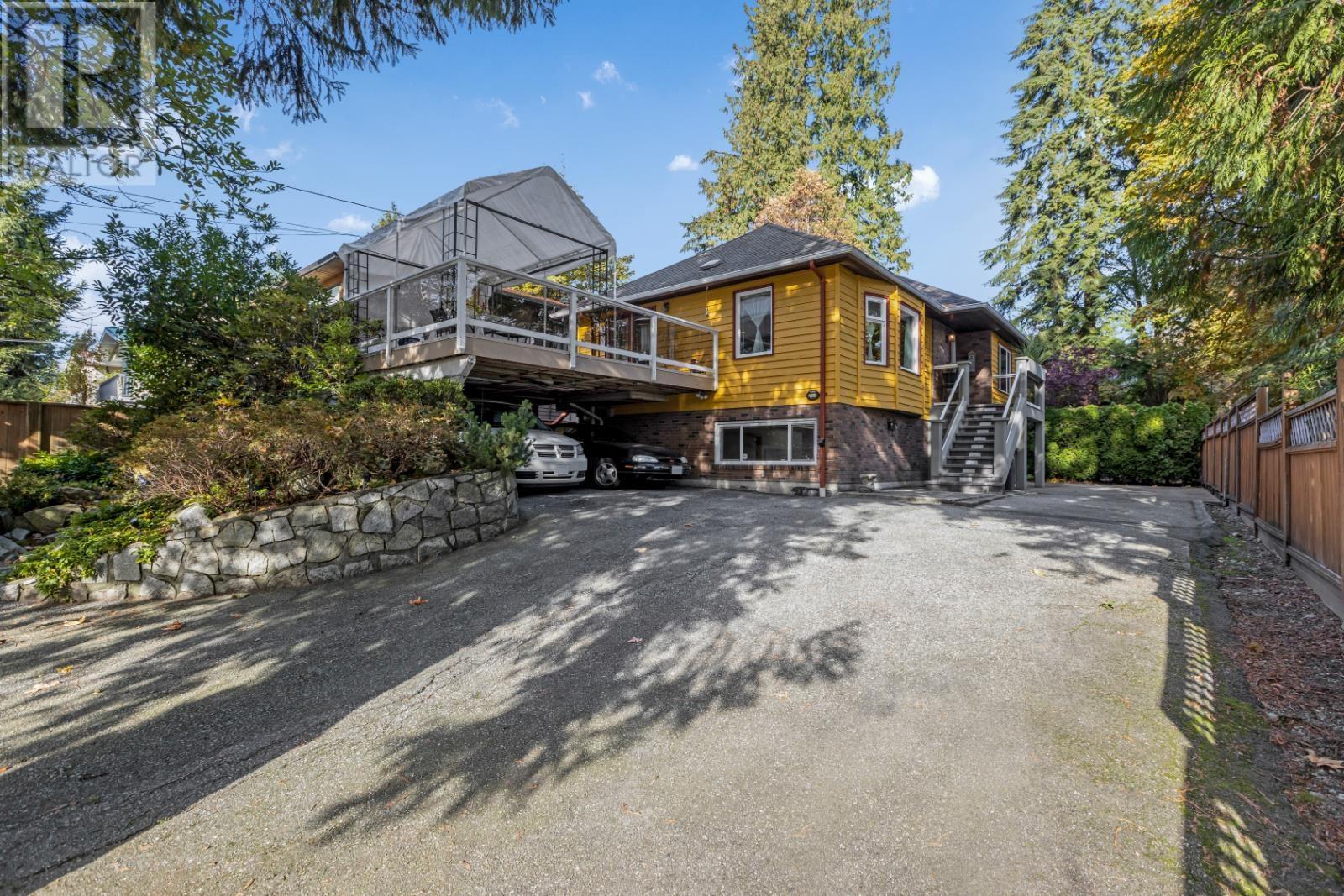3994 Mt Seymour Parkway, North Vancouver, British Columbia  V7G 1C4 - Photo 3 - R2829605