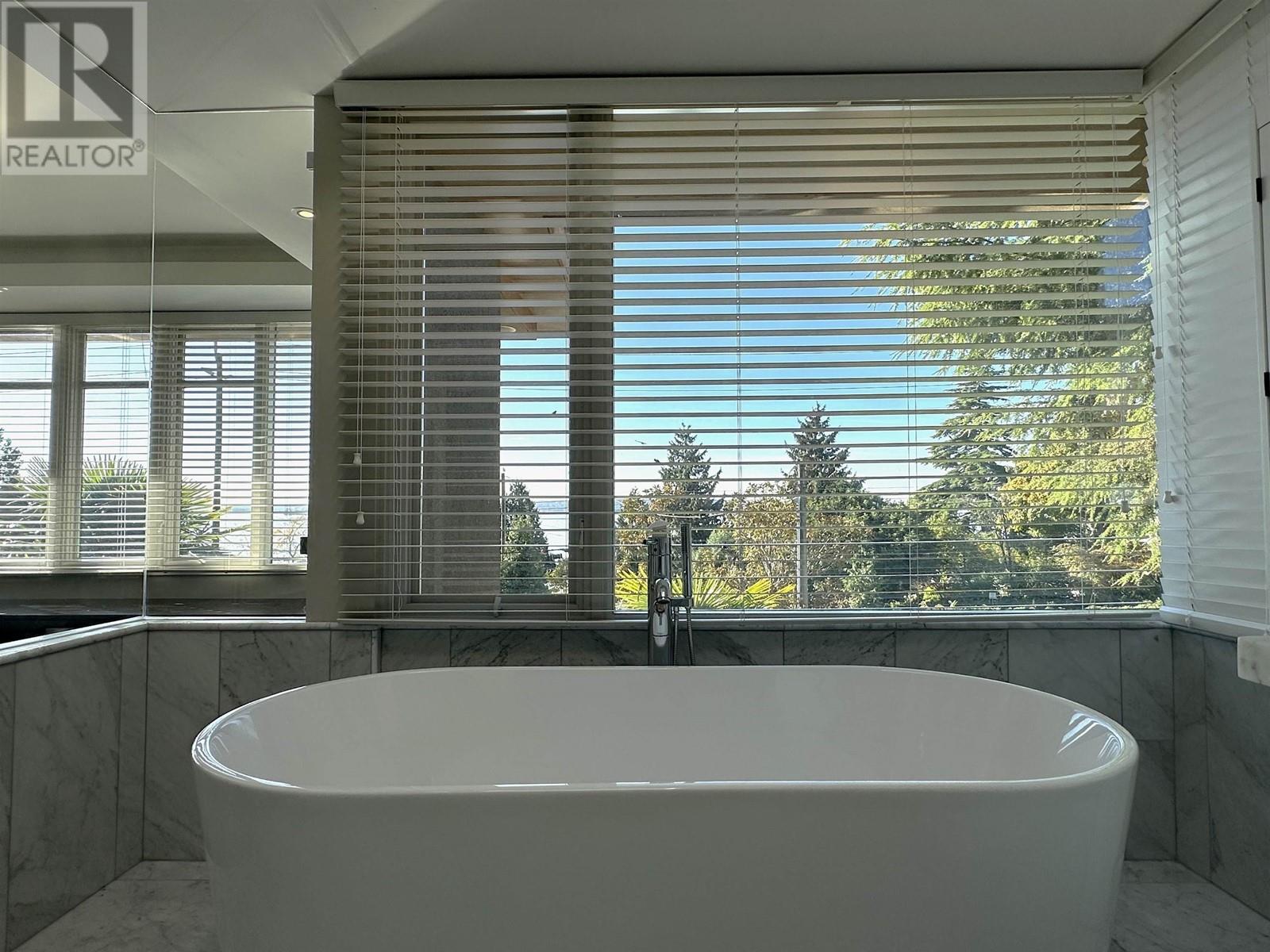 2525 Bellevue Avenue, West Vancouver, British Columbia  V7V 1E3 - Photo 31 - R2824253