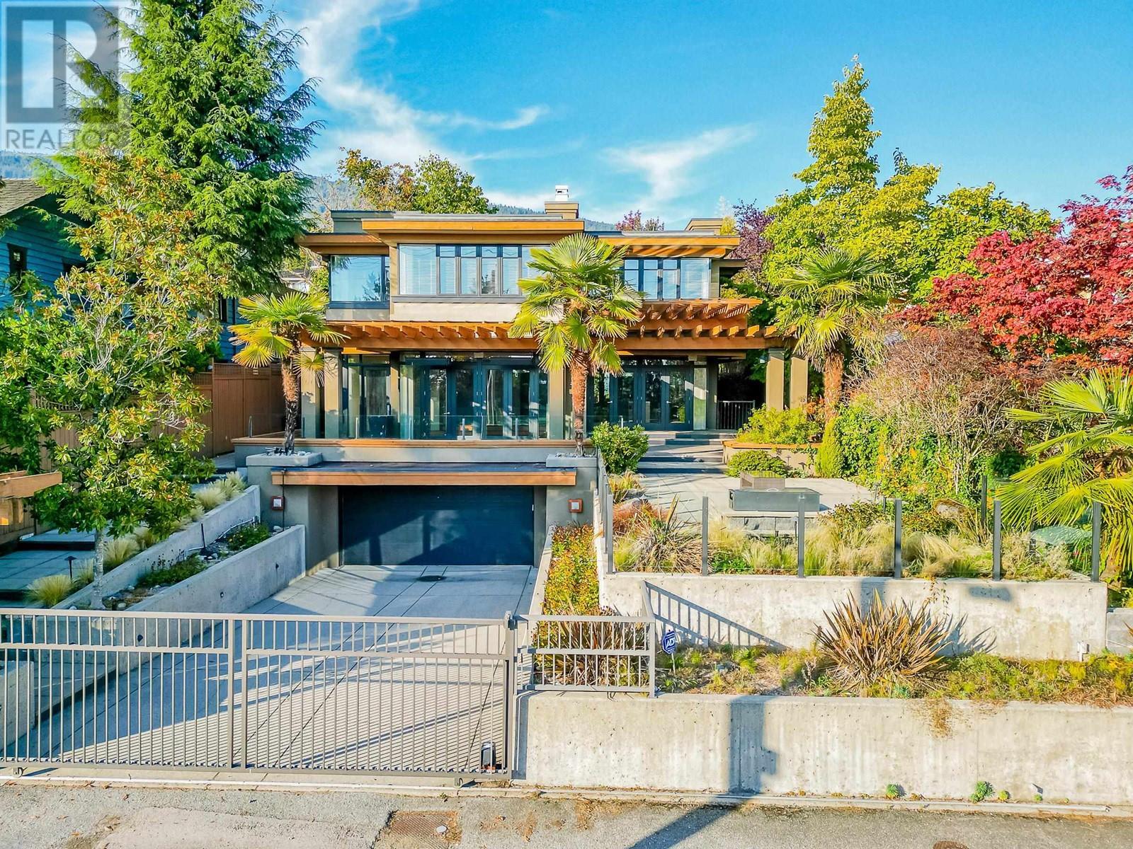 2525 BELLEVUE AVENUE, west vancouver, British Columbia