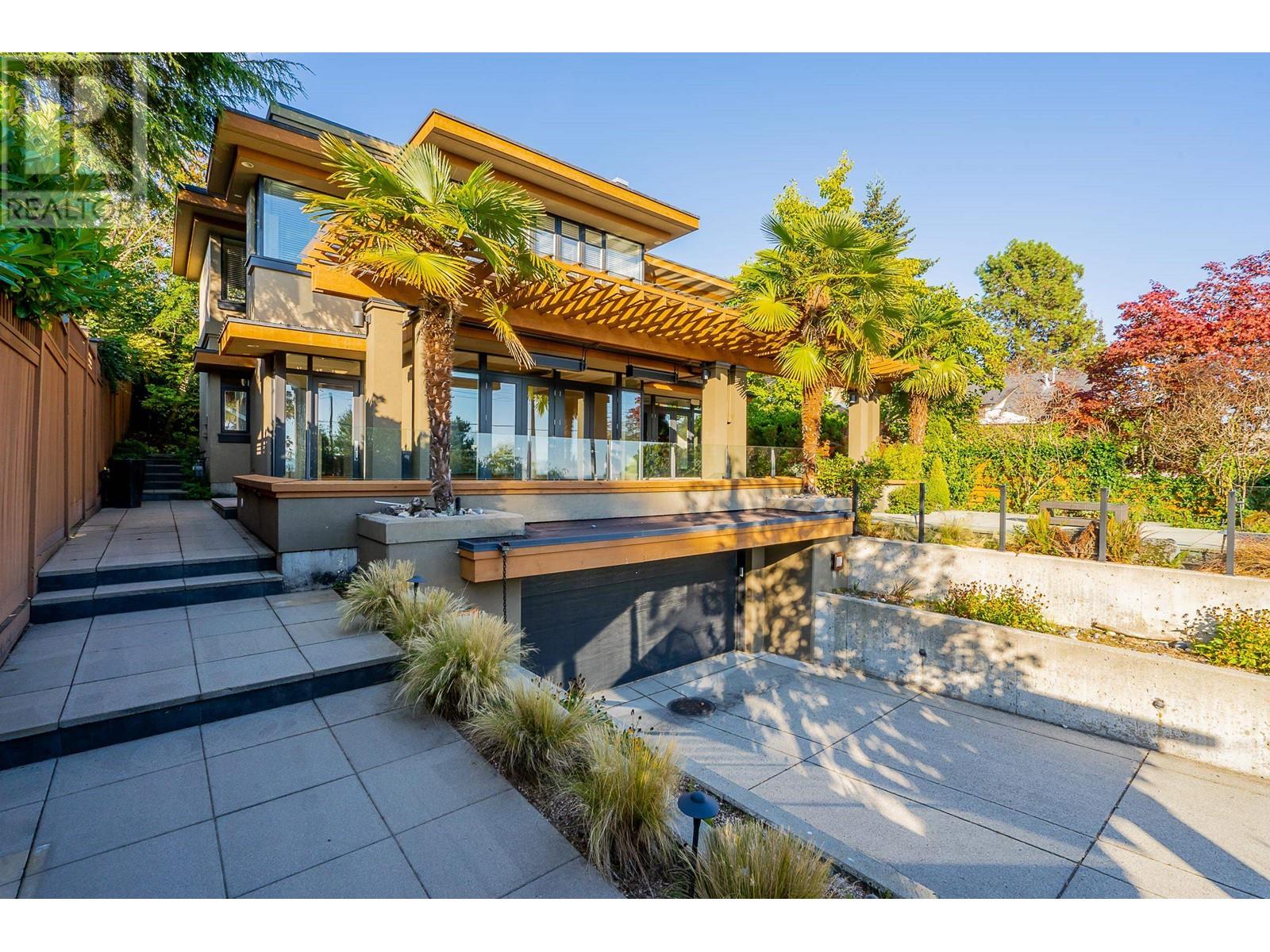 2525 Bellevue Avenue, West Vancouver, British Columbia  V7V 1E3 - Photo 2 - R2824253