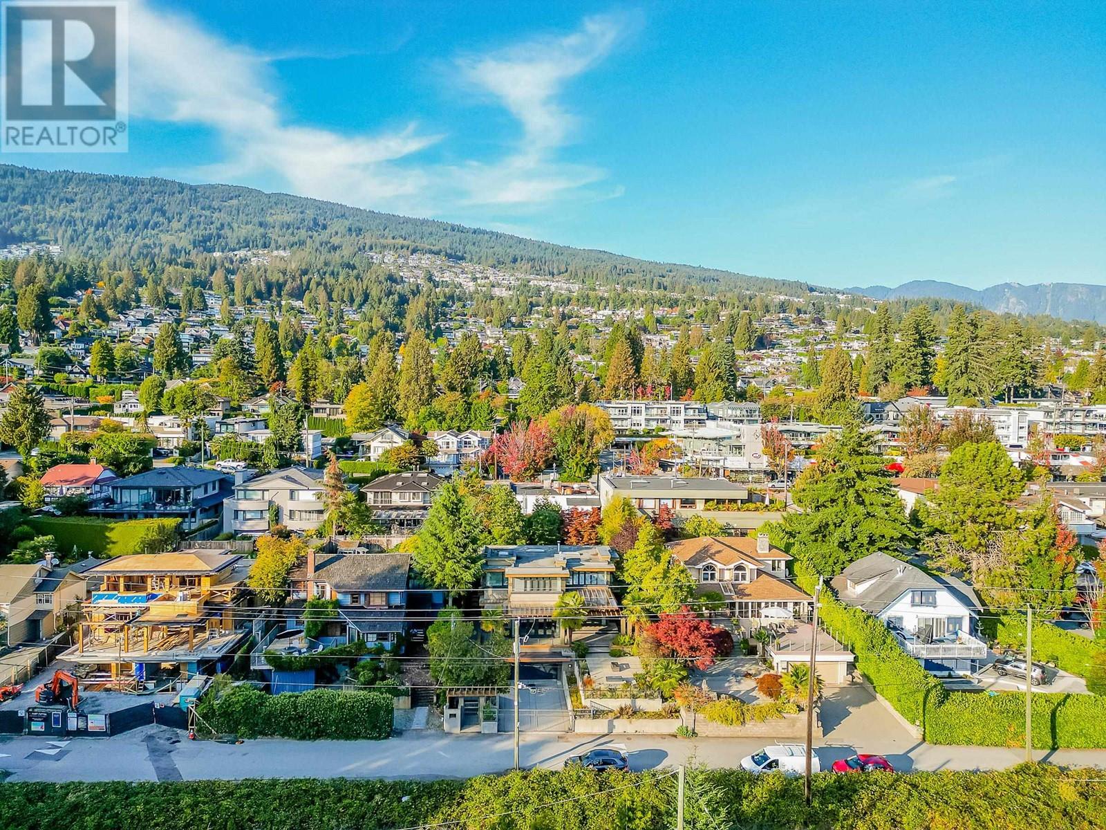 2525 Bellevue Avenue, West Vancouver, British Columbia  V7V 1E3 - Photo 34 - R2824253