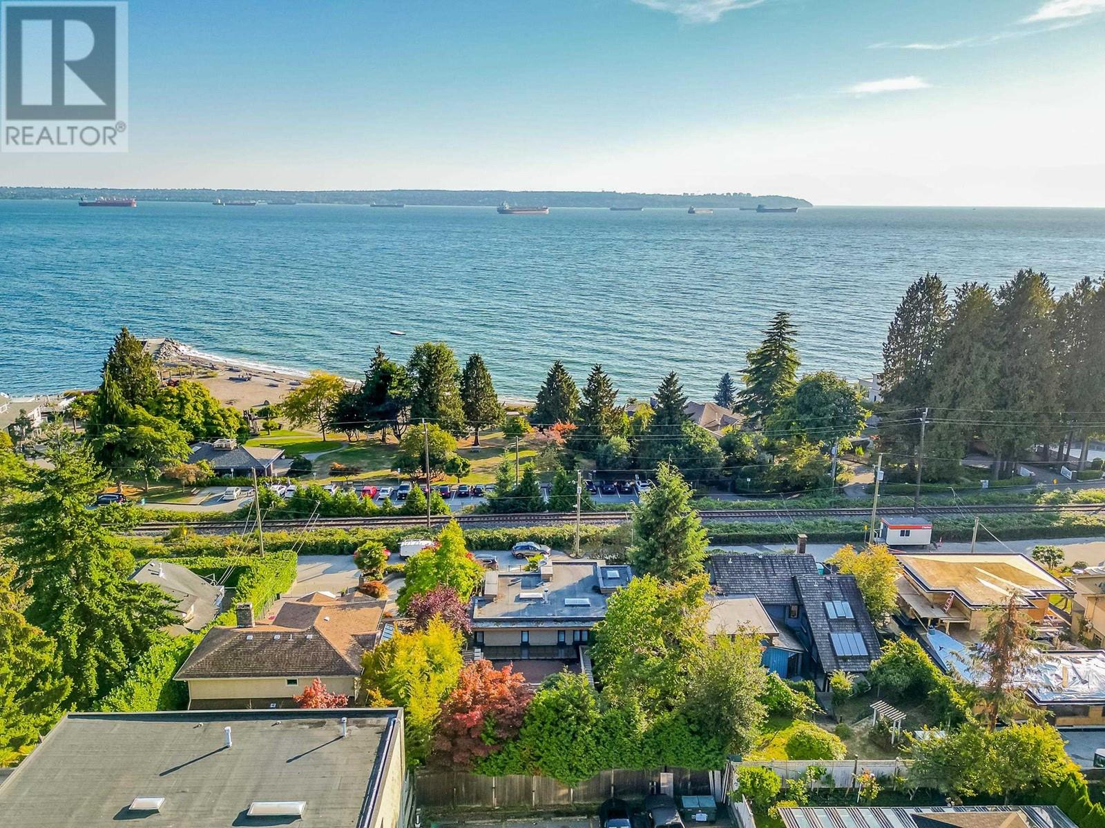 2525 Bellevue Avenue, West Vancouver, British Columbia  V7V 1E3 - Photo 35 - R2824253