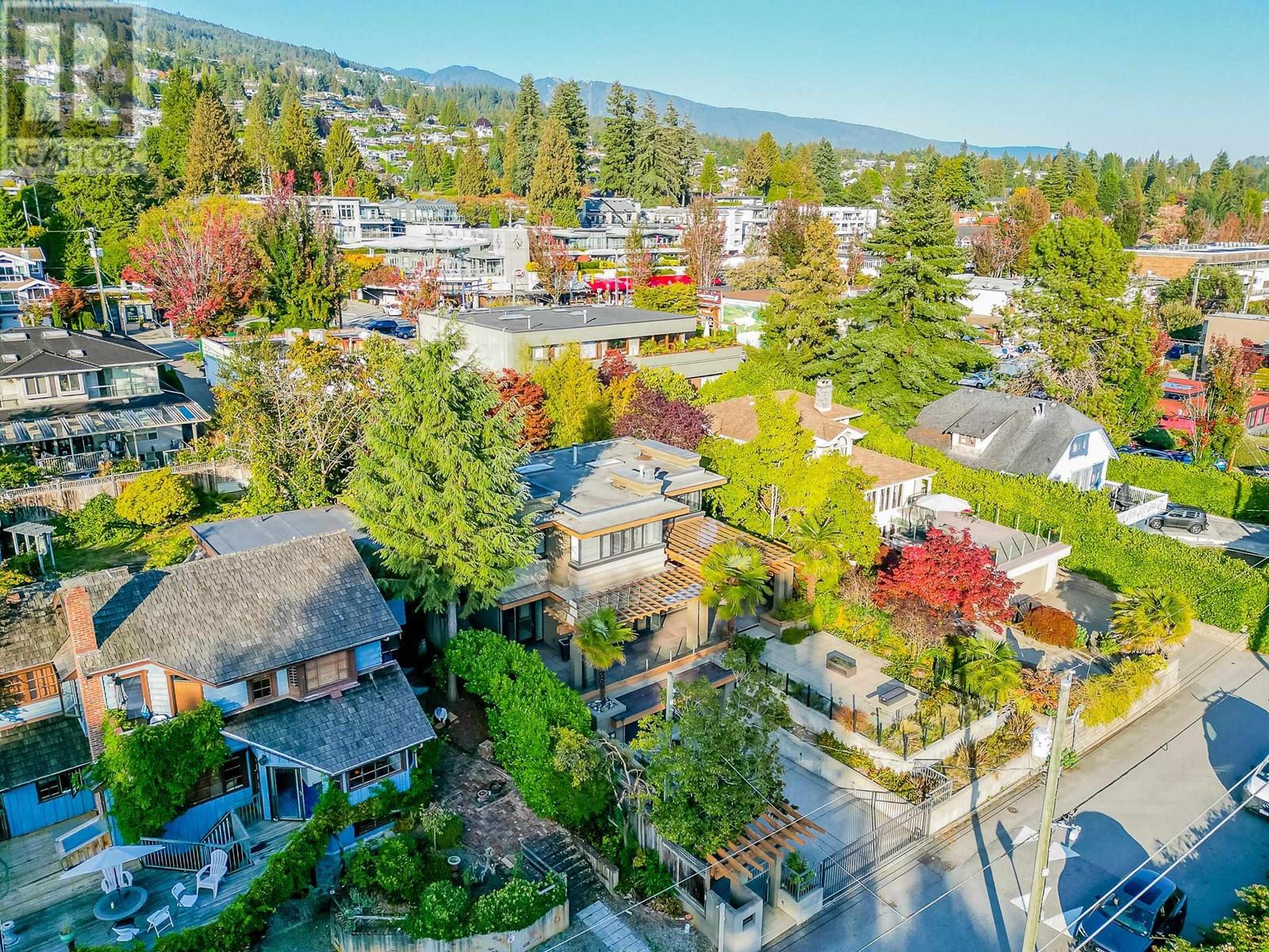 2525 Bellevue Avenue, West Vancouver, British Columbia  V7V 1E3 - Photo 38 - R2824253
