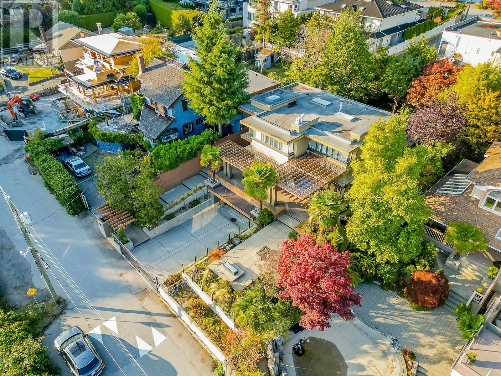 2525 Bellevue Avenue, West Vancouver, British Columbia  V7V 1E3 - Photo 37 - R2824253