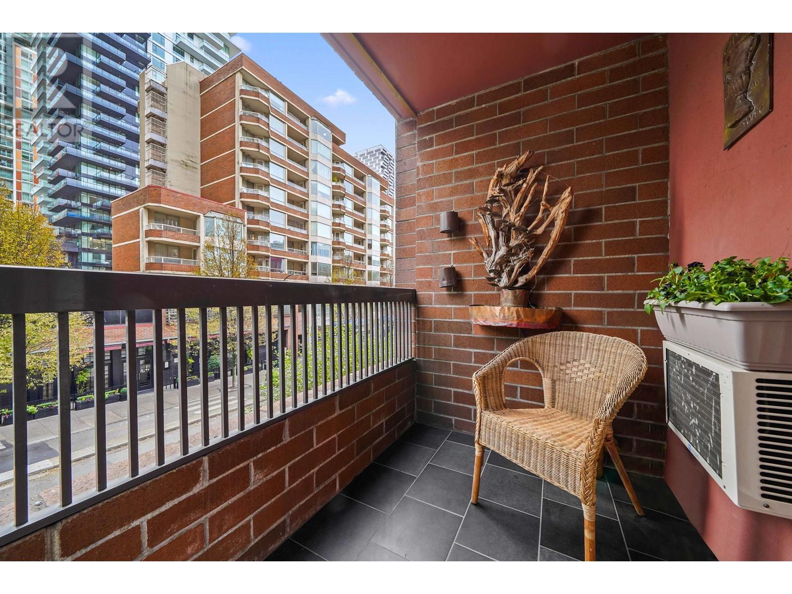 303 1333 Hornby Street, Vancouver, British Columbia  V6Z 2C1 - Photo 18 - R2829905