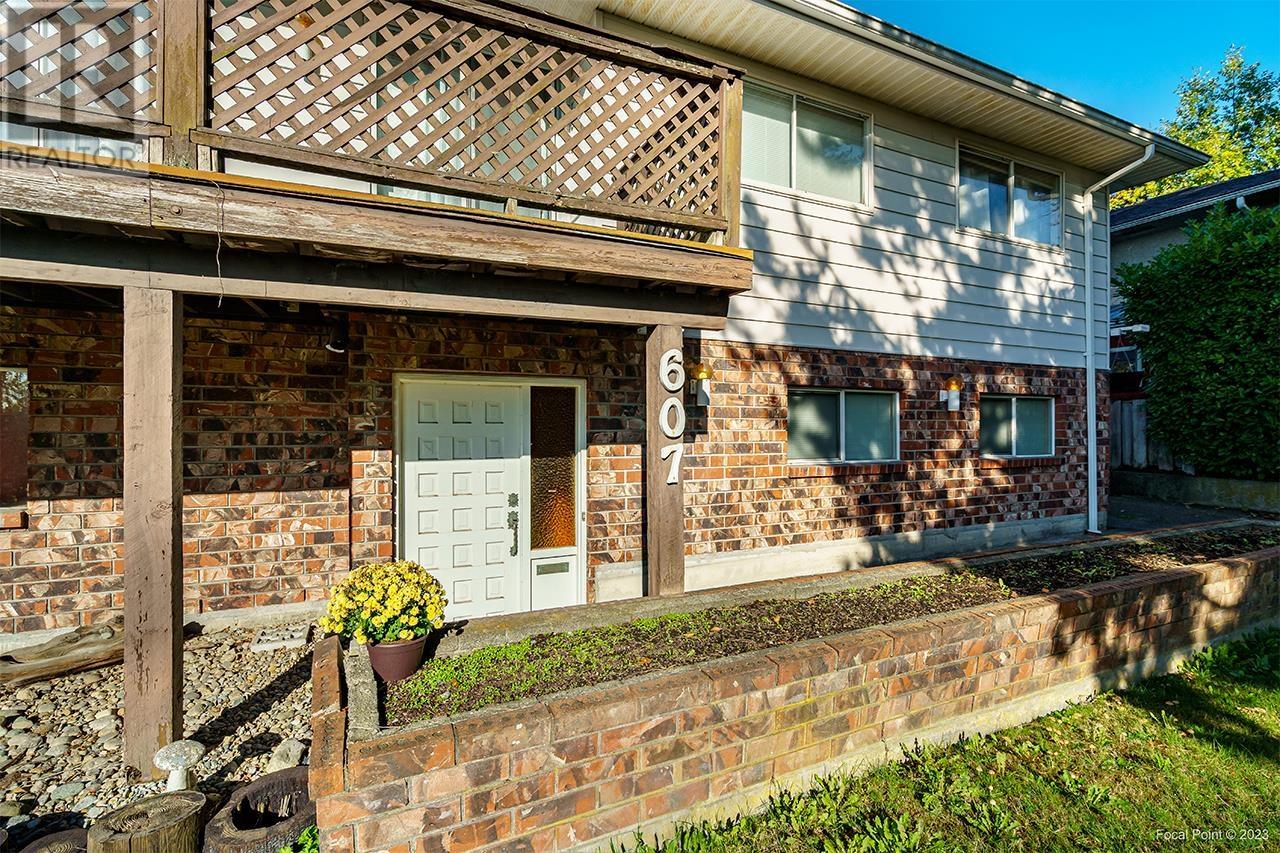 607 Dansey Avenue, Coquitlam, British Columbia  V3K 3E9 - Photo 2 - R2808130