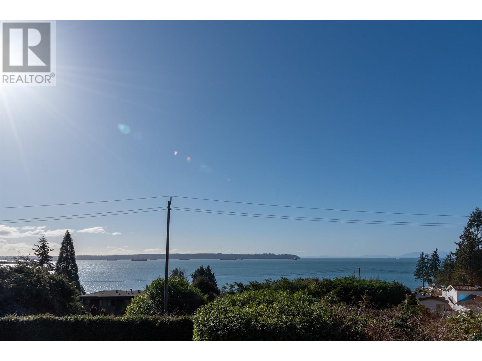 3332 MATHERS AVENUE, west vancouver, British Columbia