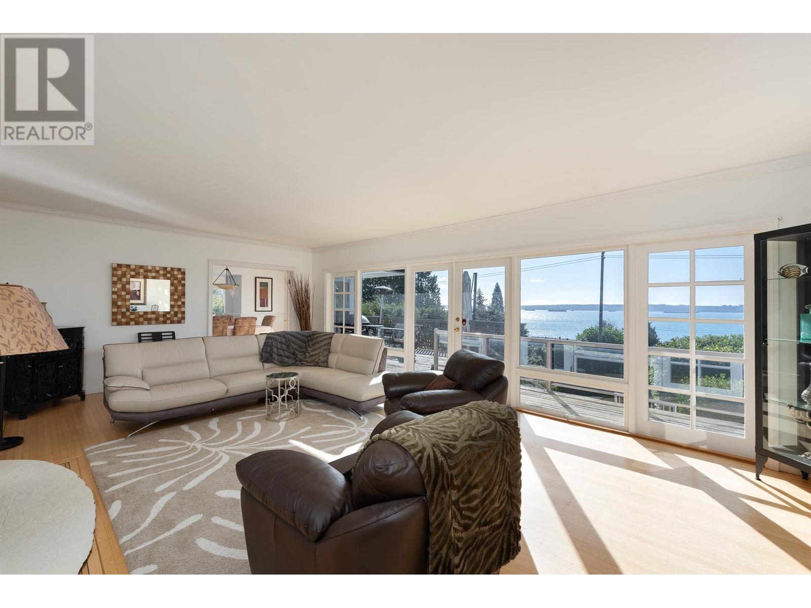 3332 Mathers Avenue, West Vancouver, British Columbia  V7V 2K5 - Photo 3 - R2829891