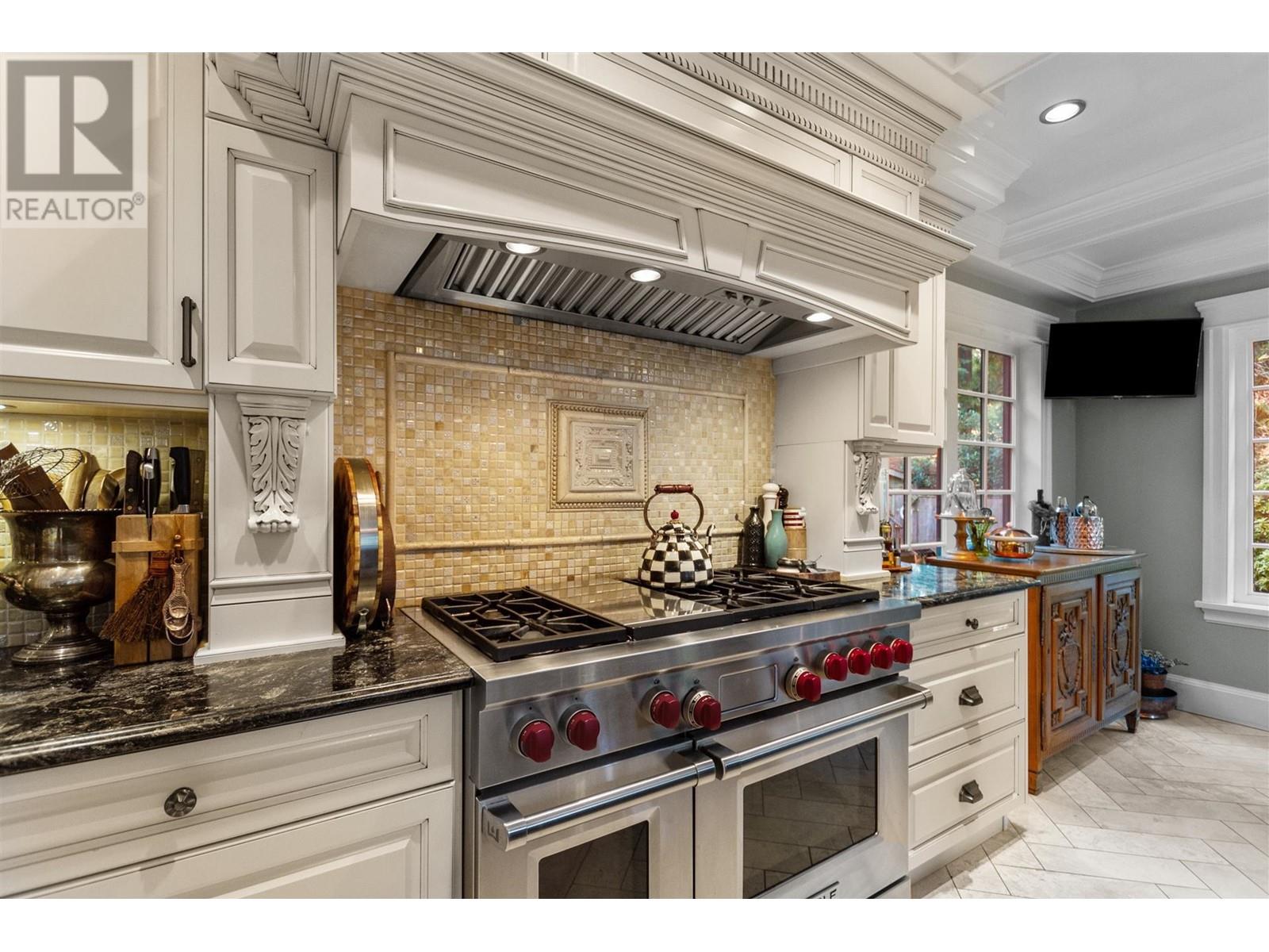 744 Austin Avenue, Coquitlam, British Columbia  V3K 3N1 - Photo 12 - R2829923