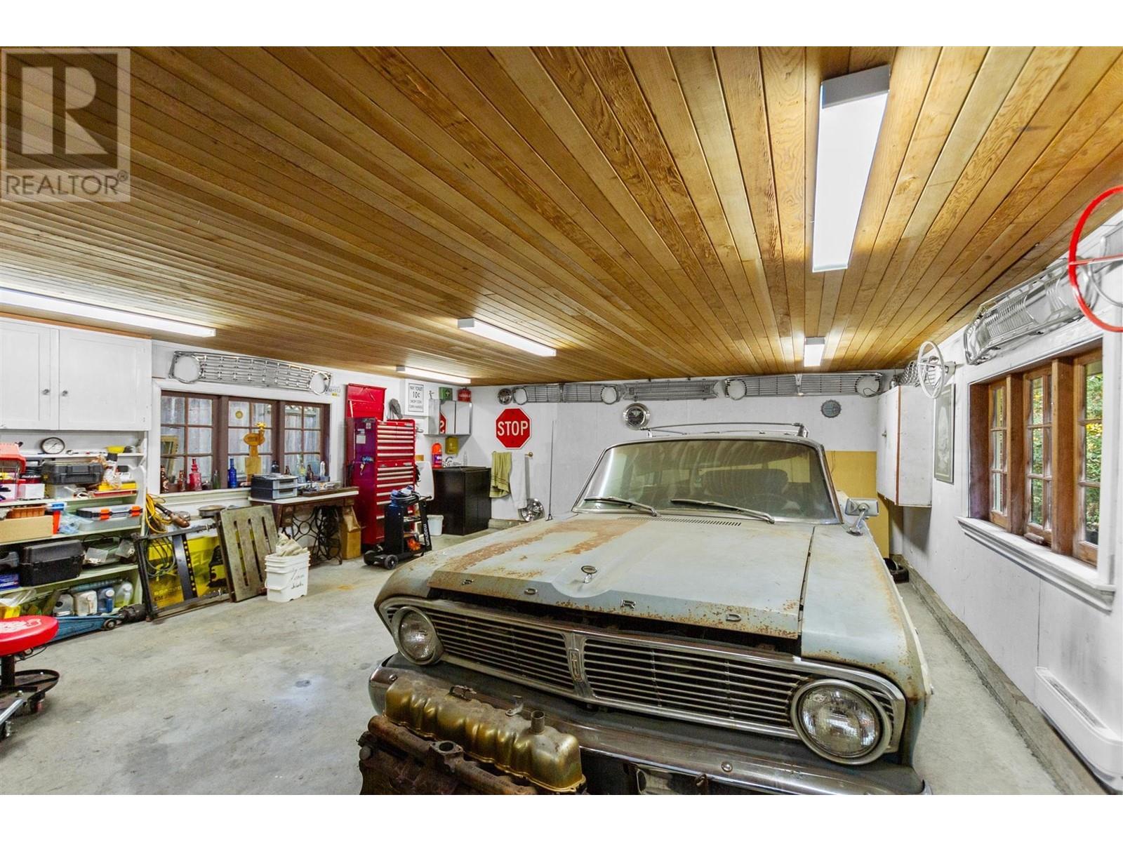 744 Austin Avenue, Coquitlam, British Columbia  V3K 3N1 - Photo 36 - R2829923