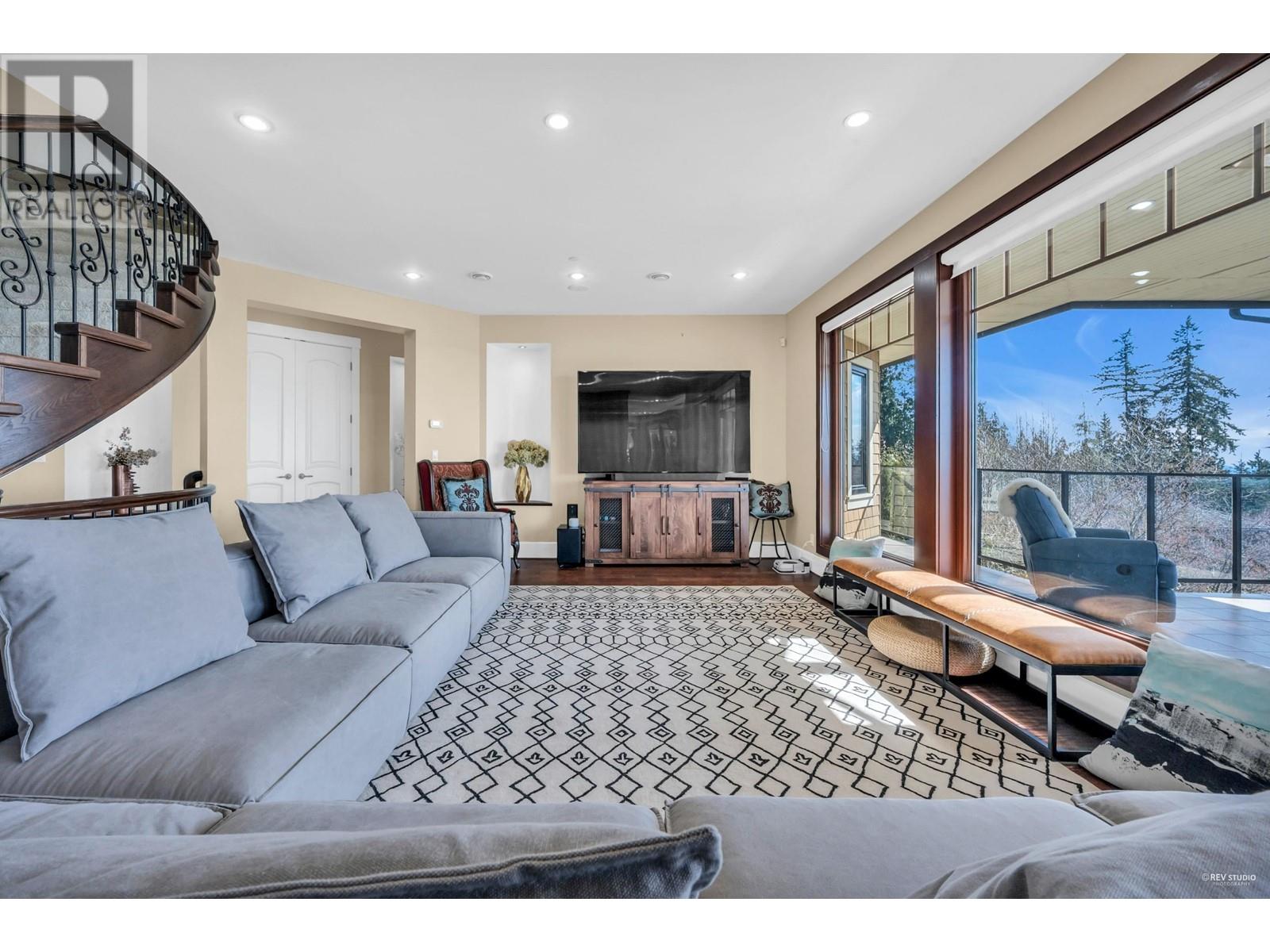 2336 Kadlec Court, West Vancouver, British Columbia  V7S 3K3 - Photo 6 - R2829947