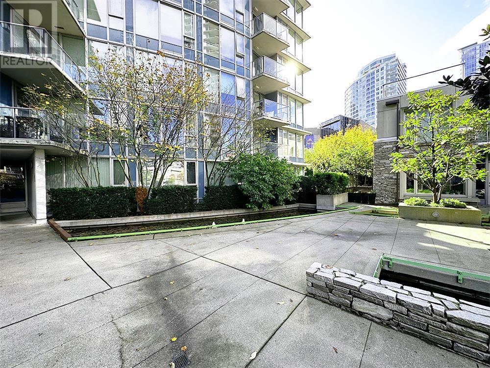 703 689 Abbott Street, Vancouver, British Columbia  V6B 0J2 - Photo 30 - R2827823