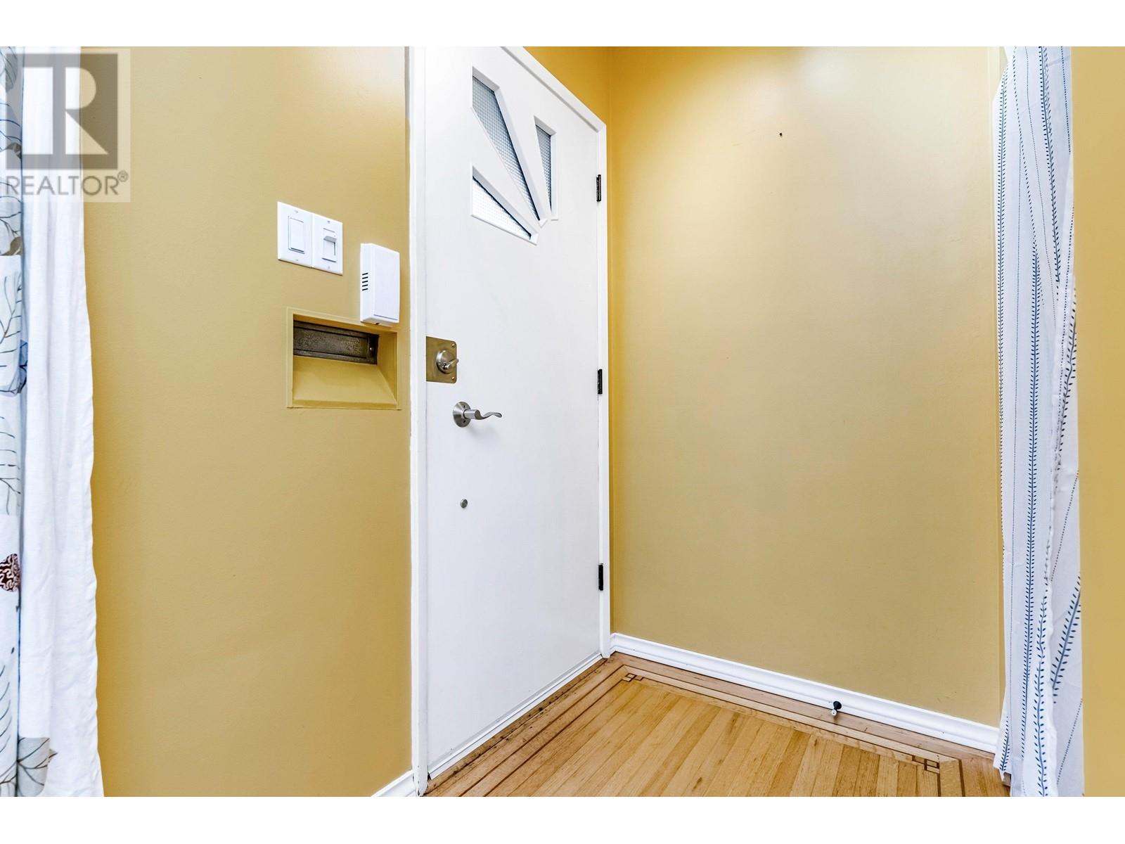 8408 17 Avenue, Burnaby, British Columbia  V3N 1N2 - Photo 6 - R2829627