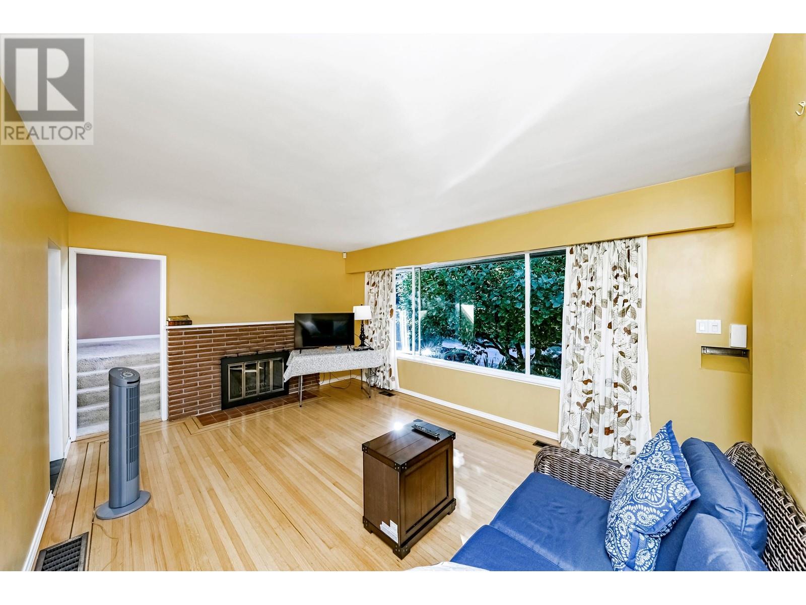 8408 17 Avenue, Burnaby, British Columbia  V3N 1N2 - Photo 7 - R2829627
