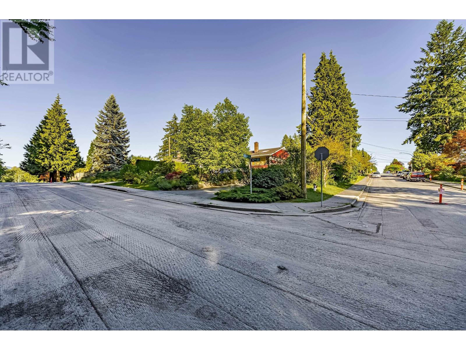 8408 17 Avenue, Burnaby, British Columbia  V3N 1N2 - Photo 4 - R2829627