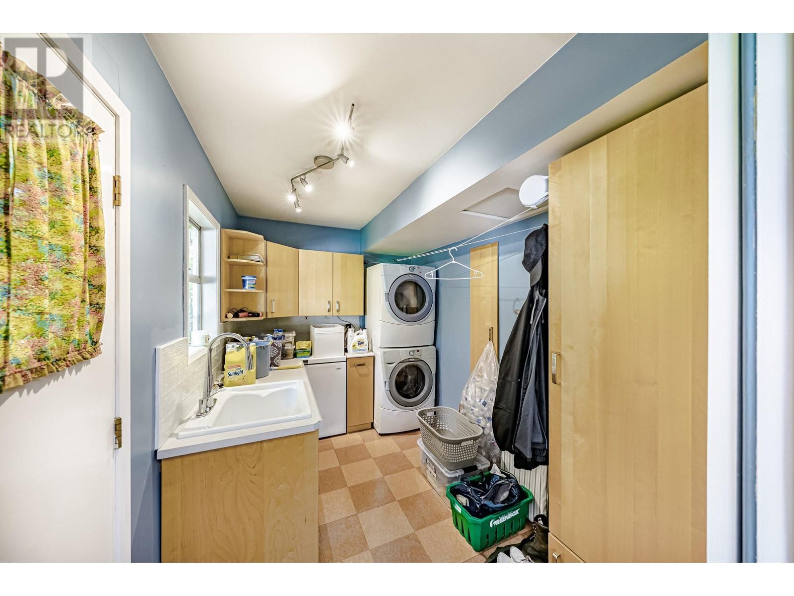 8408 17 Avenue, Burnaby, British Columbia  V3N 1N2 - Photo 21 - R2829627