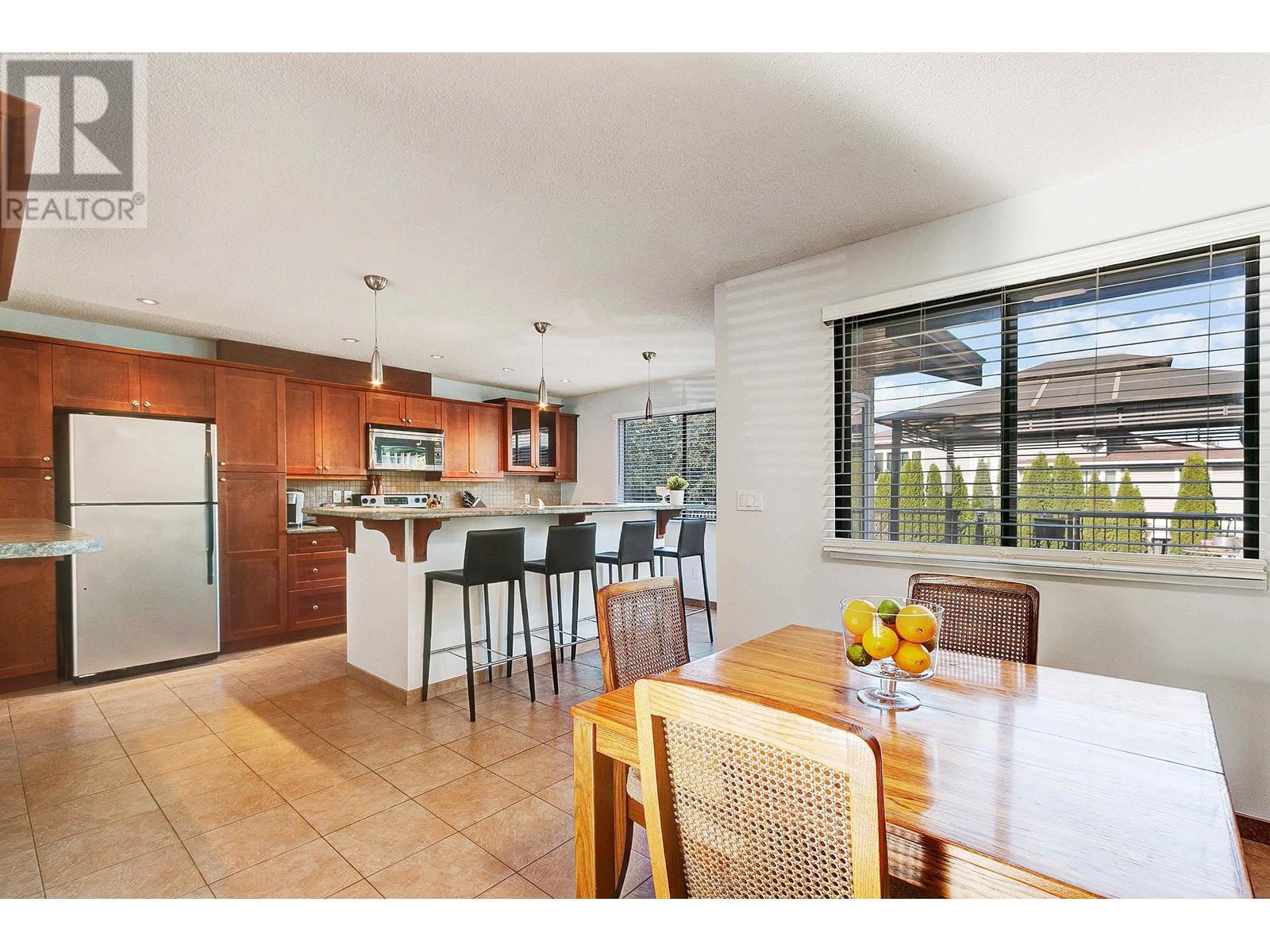 21203 123 Avenue, Maple Ridge, British Columbia  V2X 8L7 - Photo 3 - R2825901