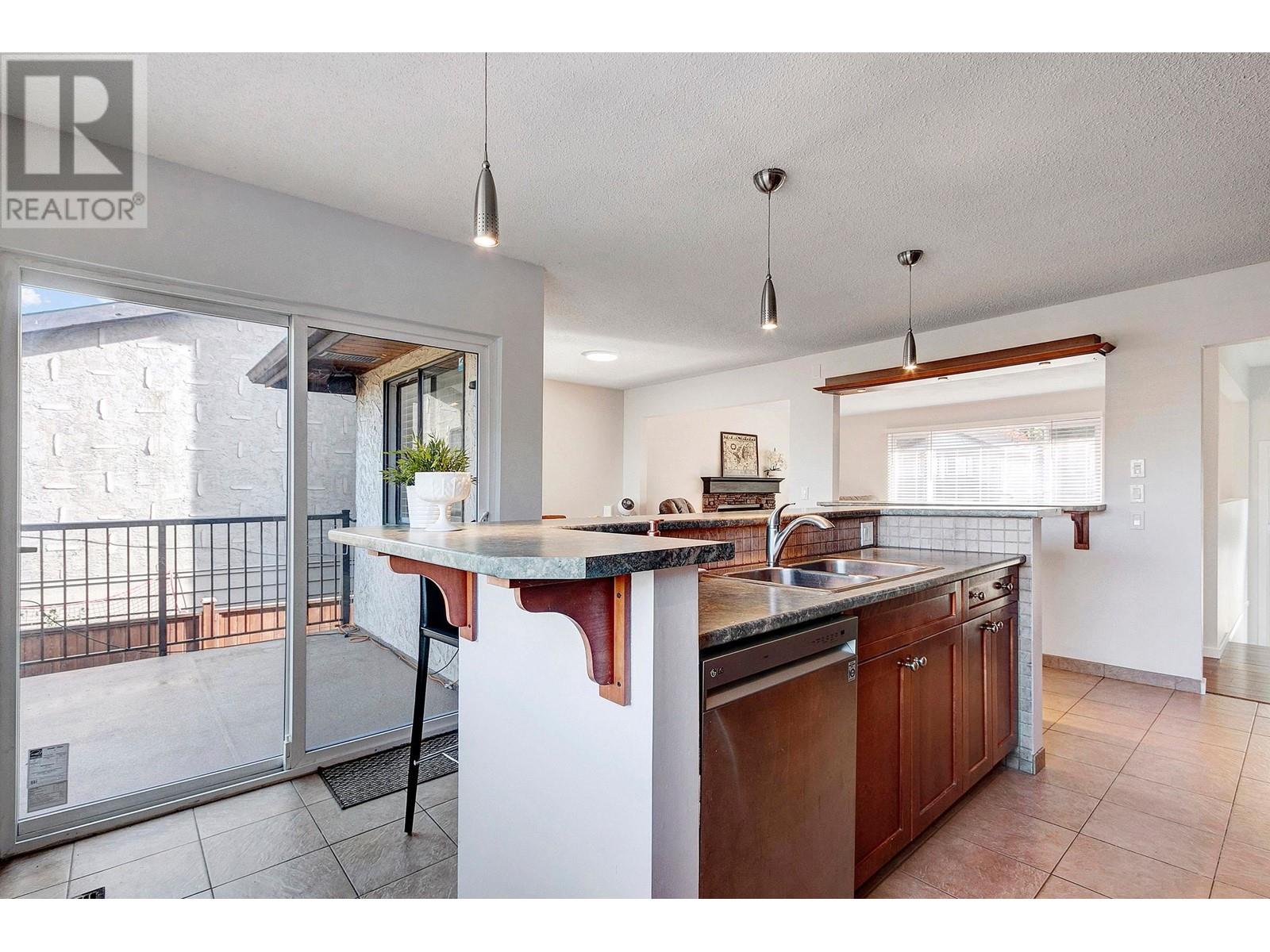 21203 123 Avenue, Maple Ridge, British Columbia  V2X 8L7 - Photo 5 - R2825901