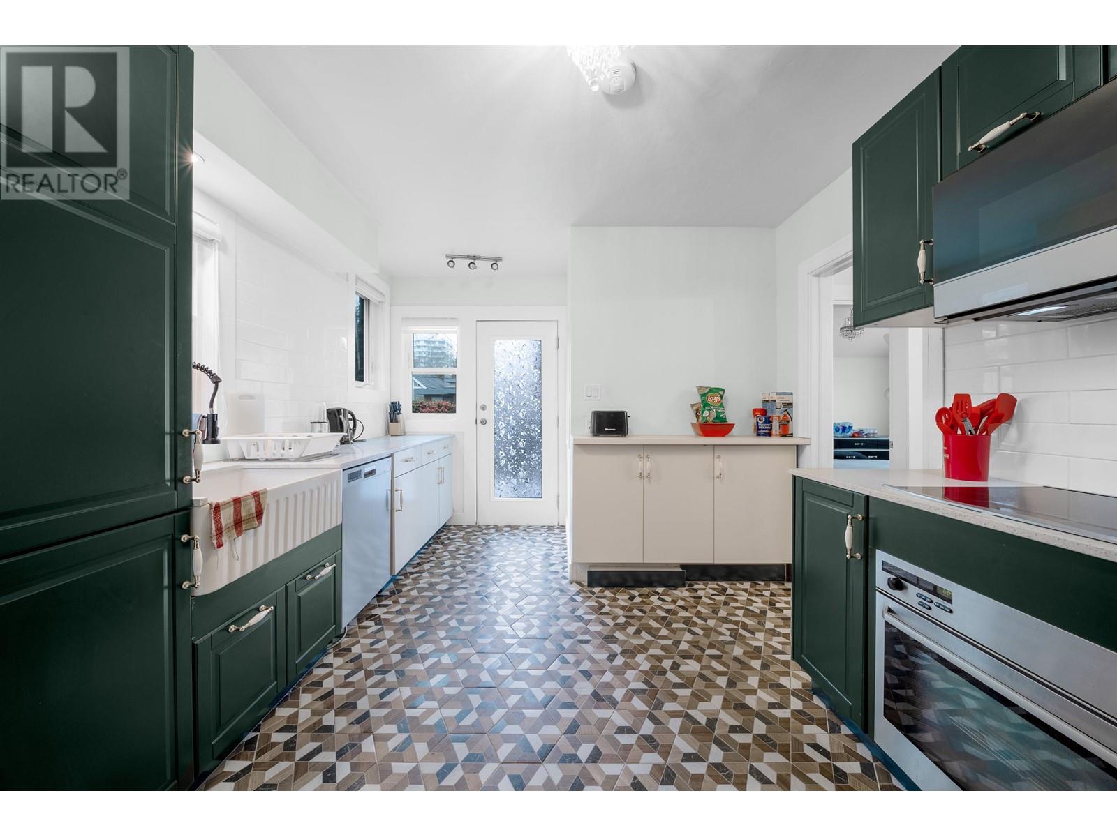 4694 W 8th Avenue, Vancouver, British Columbia  V6R 2A7 - Photo 12 - R2829776