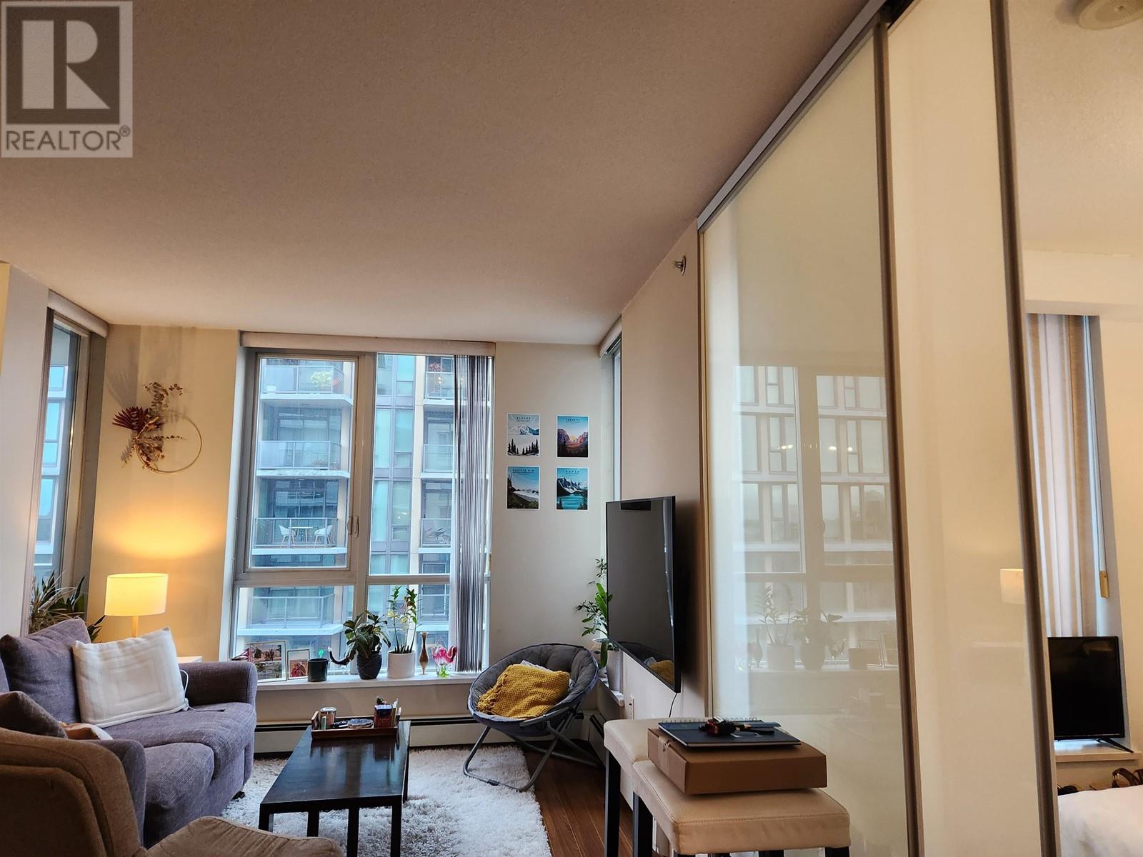 905 1833 Crowe Street, Vancouver, British Columbia  V5Y 0A2 - Photo 4 - R2825828