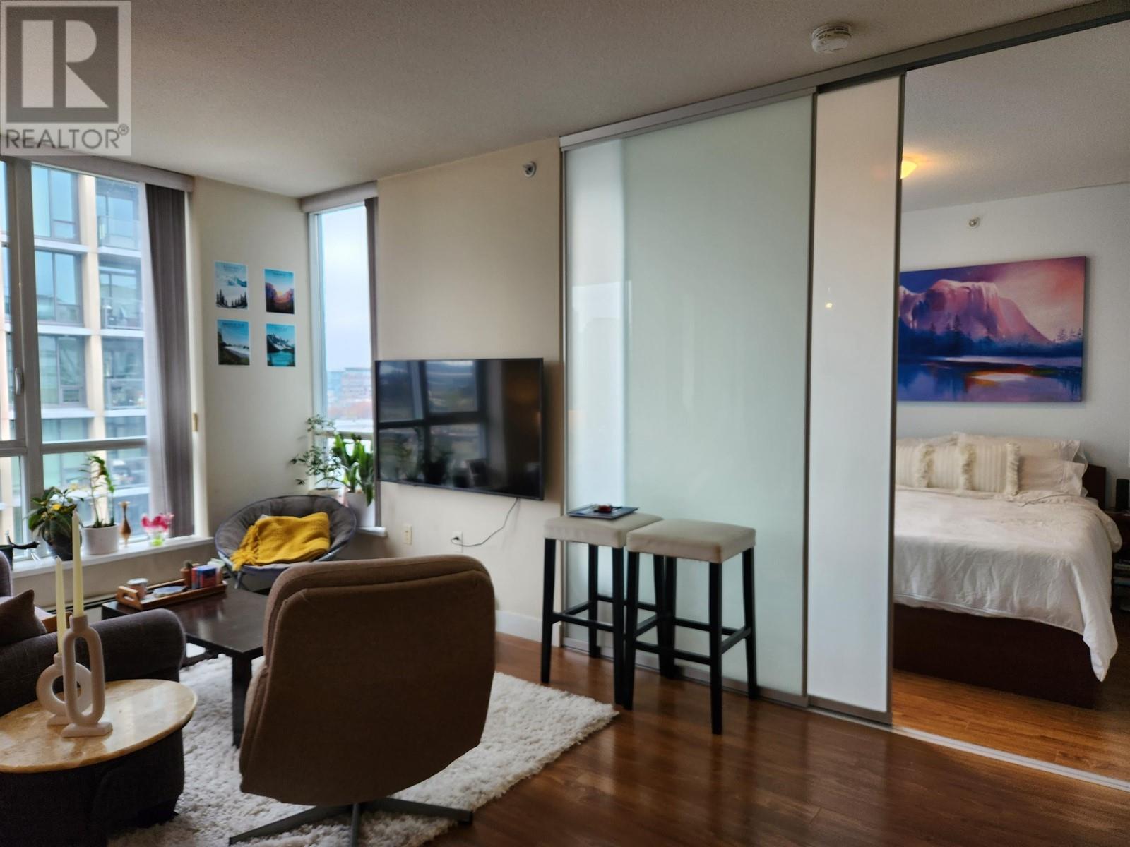 905 1833 Crowe Street, Vancouver, British Columbia  V5Y 0A2 - Photo 2 - R2825828