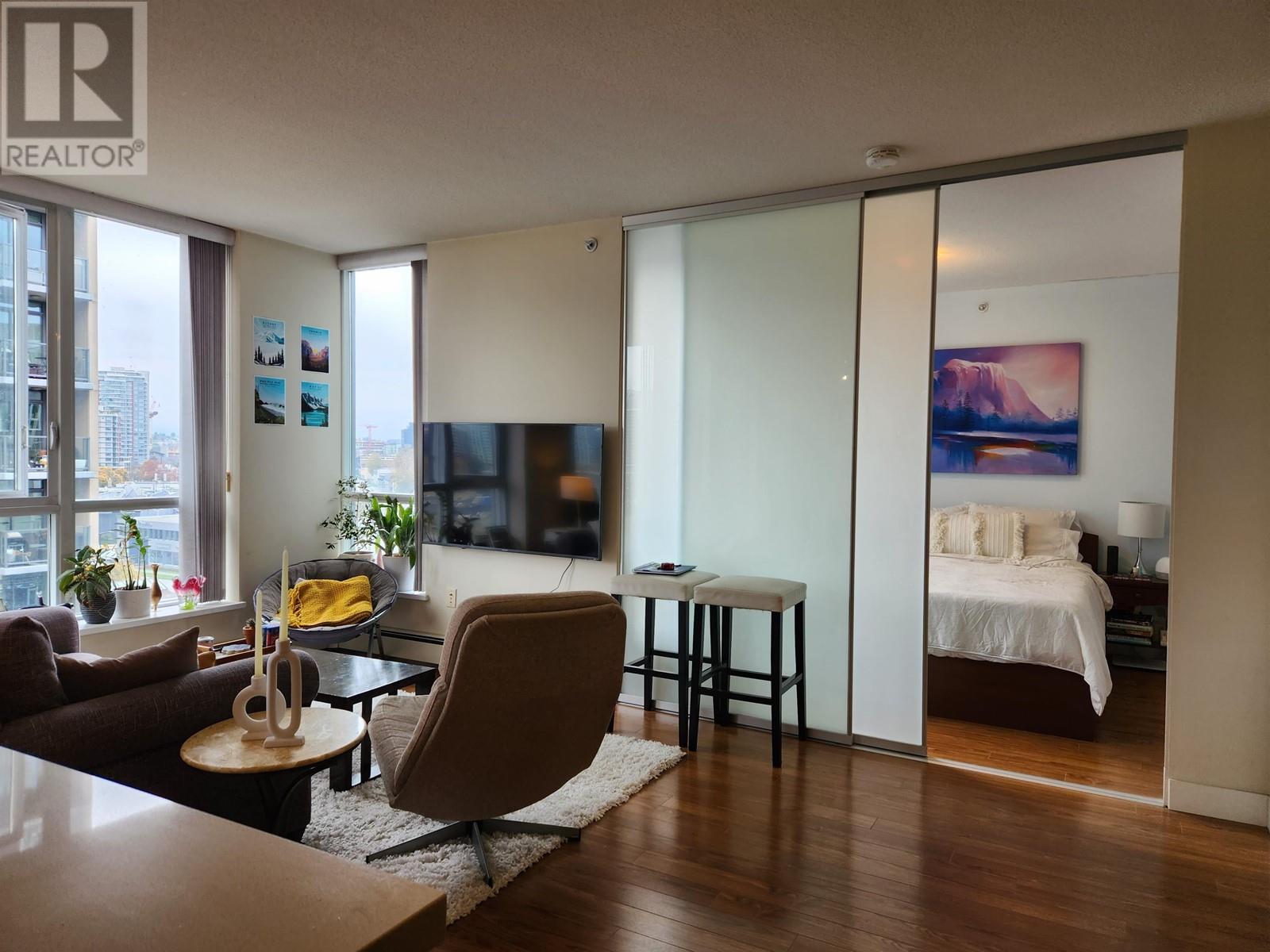 905 1833 Crowe Street, Vancouver, British Columbia  V5Y 0A2 - Photo 1 - R2825828