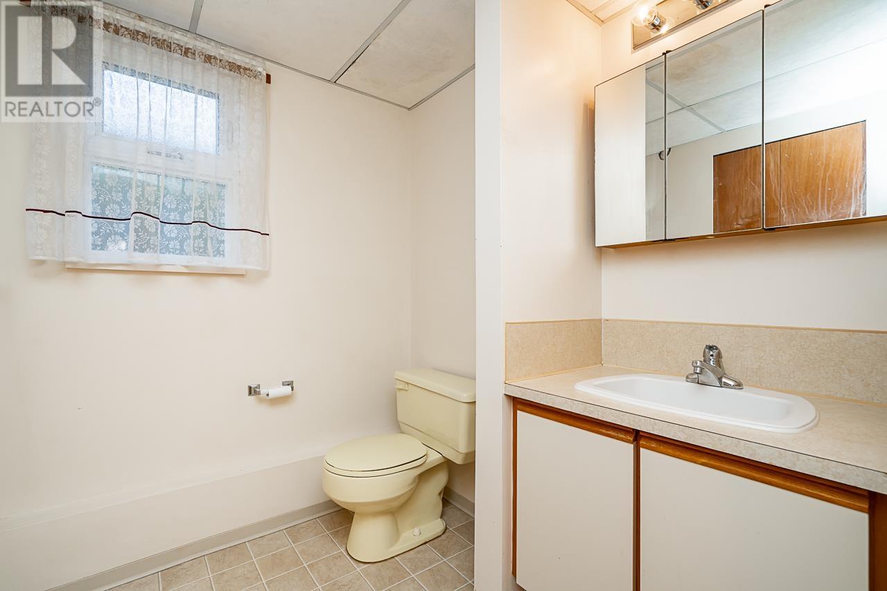 1070 - 1072 Blaine Drive, Burnaby, British Columbia  V5A 2L6 - Photo 37 - R2829484