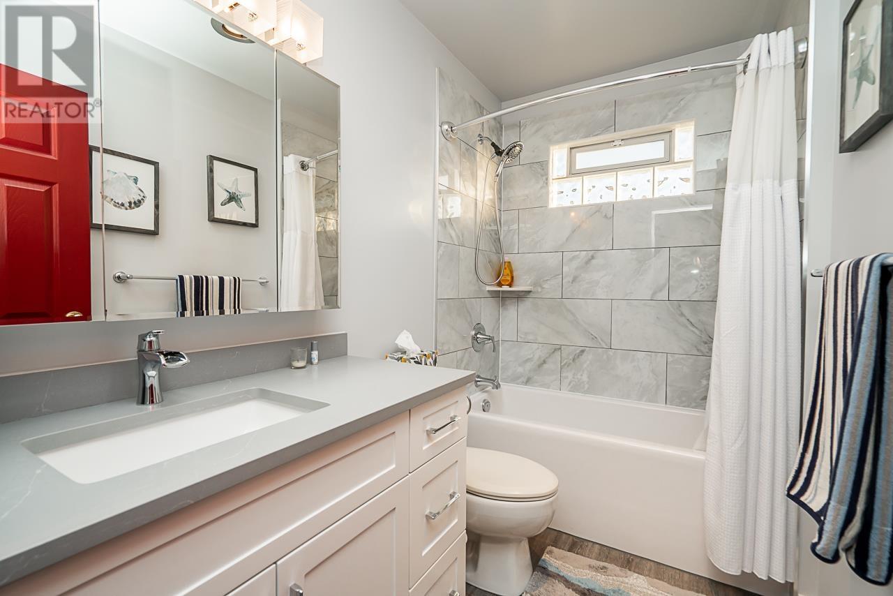 1070 - 1072 Blaine Drive, Burnaby, British Columbia  V5A 2L6 - Photo 11 - R2829484