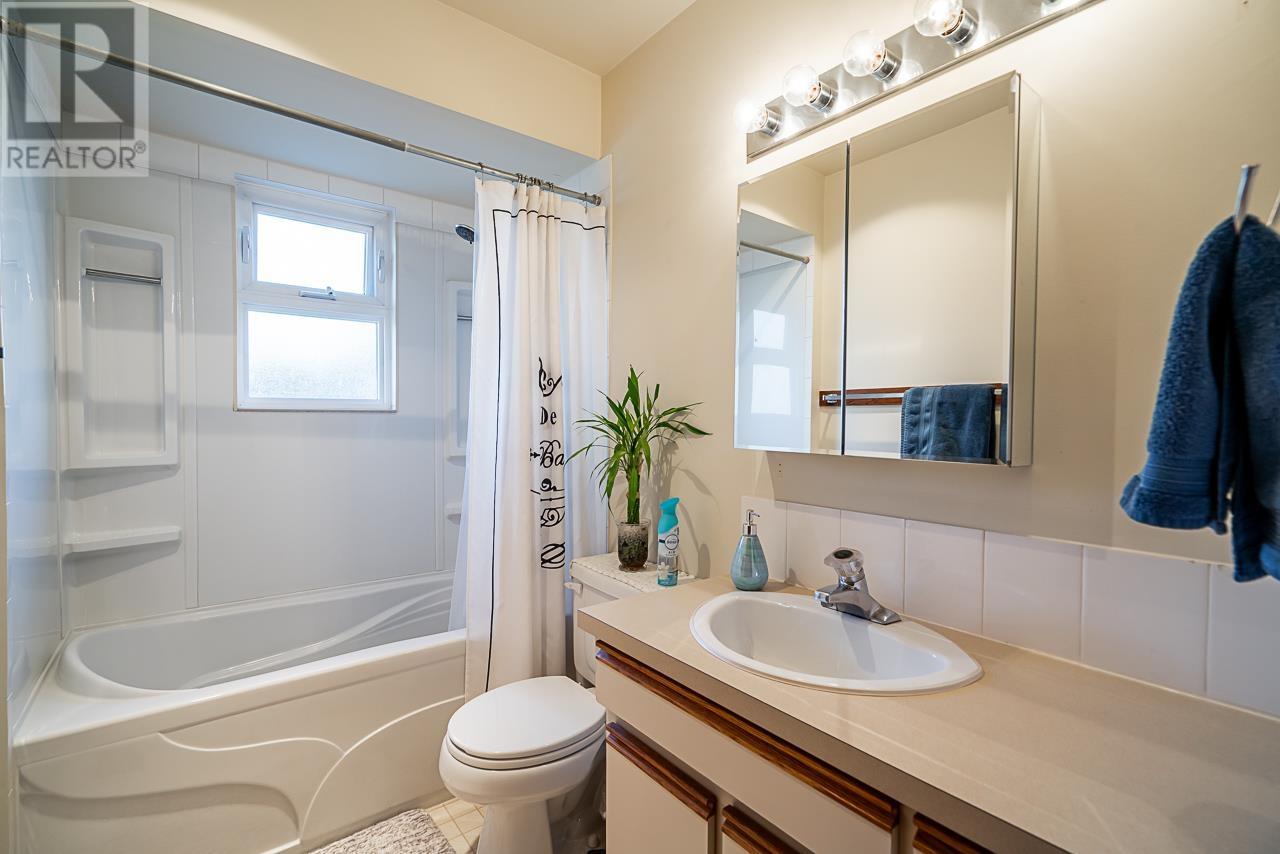 1070 - 1072 Blaine Drive, Burnaby, British Columbia  V5A 2L6 - Photo 28 - R2829484