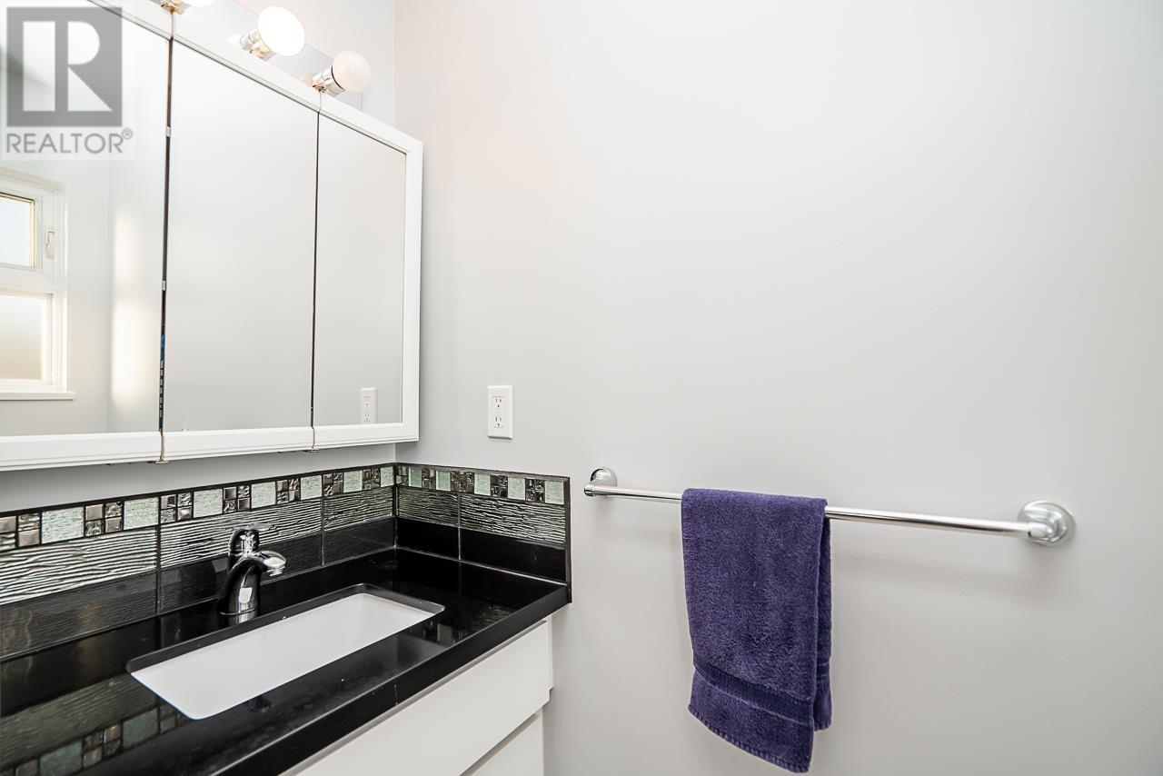 1070 - 1072 Blaine Drive, Burnaby, British Columbia  V5A 2L6 - Photo 10 - R2829498