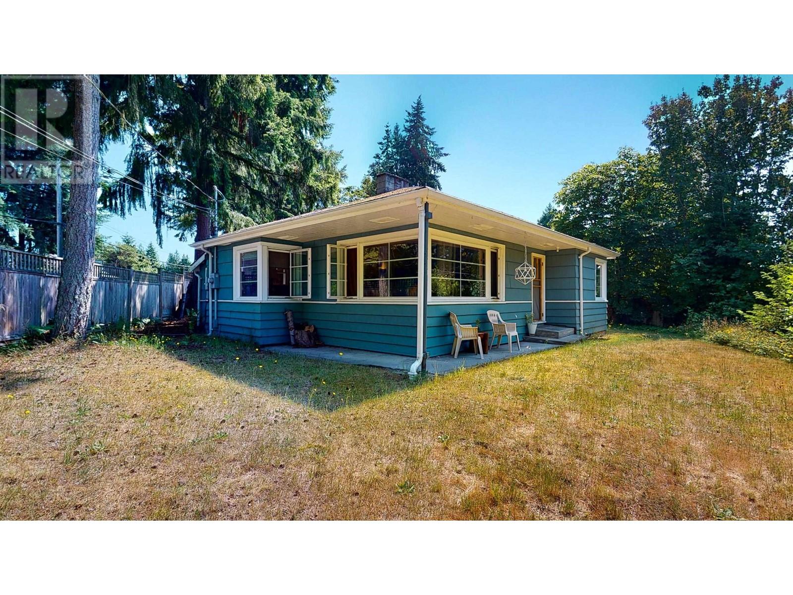 5724 E PORPOISE BAY ROAD, Sechelt BC Real Estate Listing
