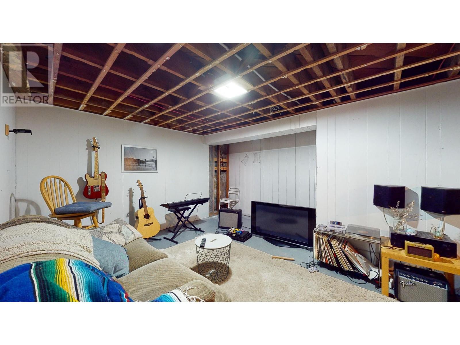 5724 E Porpoise Bay Road, Sechelt, British Columbia  V0N 3A3 - Photo 15 - R2830006